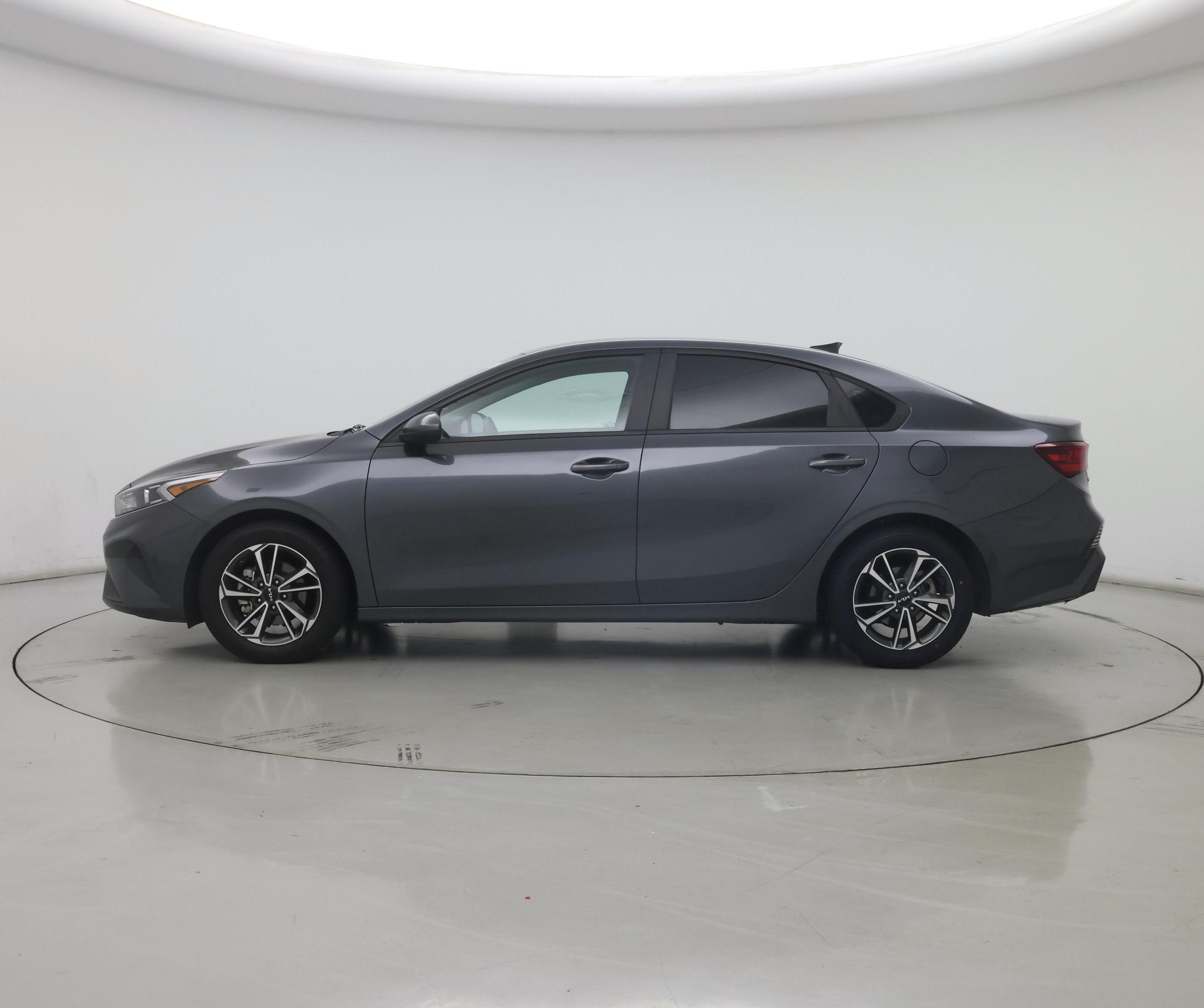 Thumbnail: 2022 Kia Forte - 3