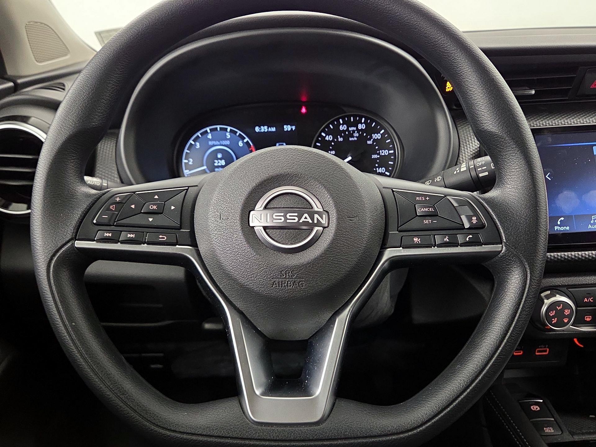 Thumbnail: 2023 Nissan Kicks - 10