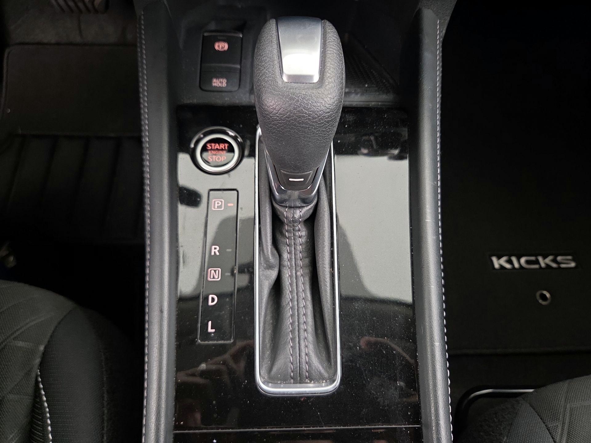 Thumbnail: 2023 Nissan Kicks - 16