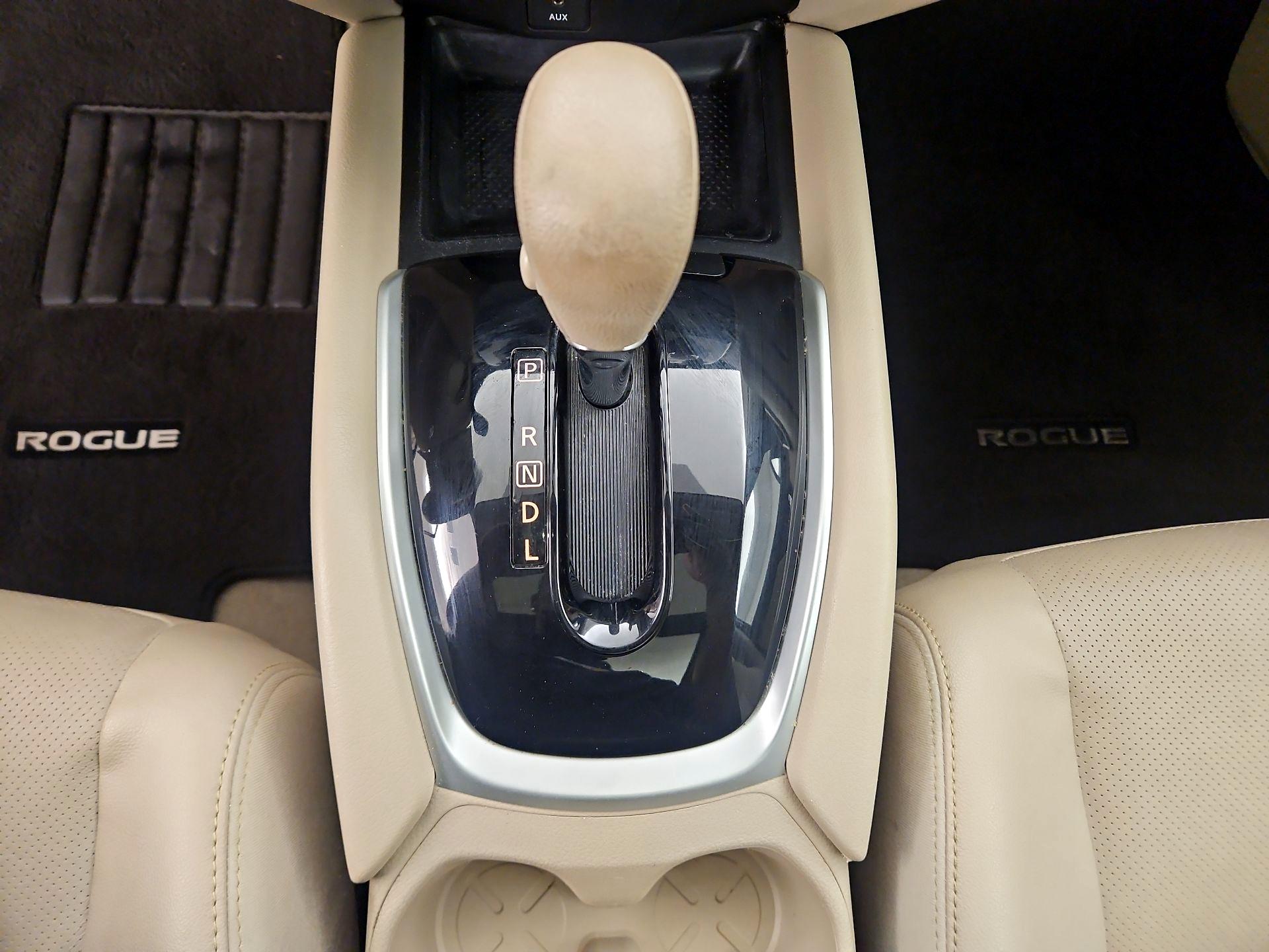 Thumbnail: 2015 Nissan Rogue - 18