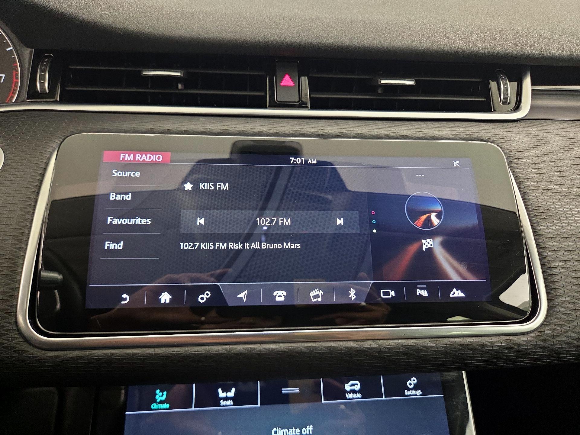 Thumbnail: 2020 Land Rover Range Rover Evoque - 15