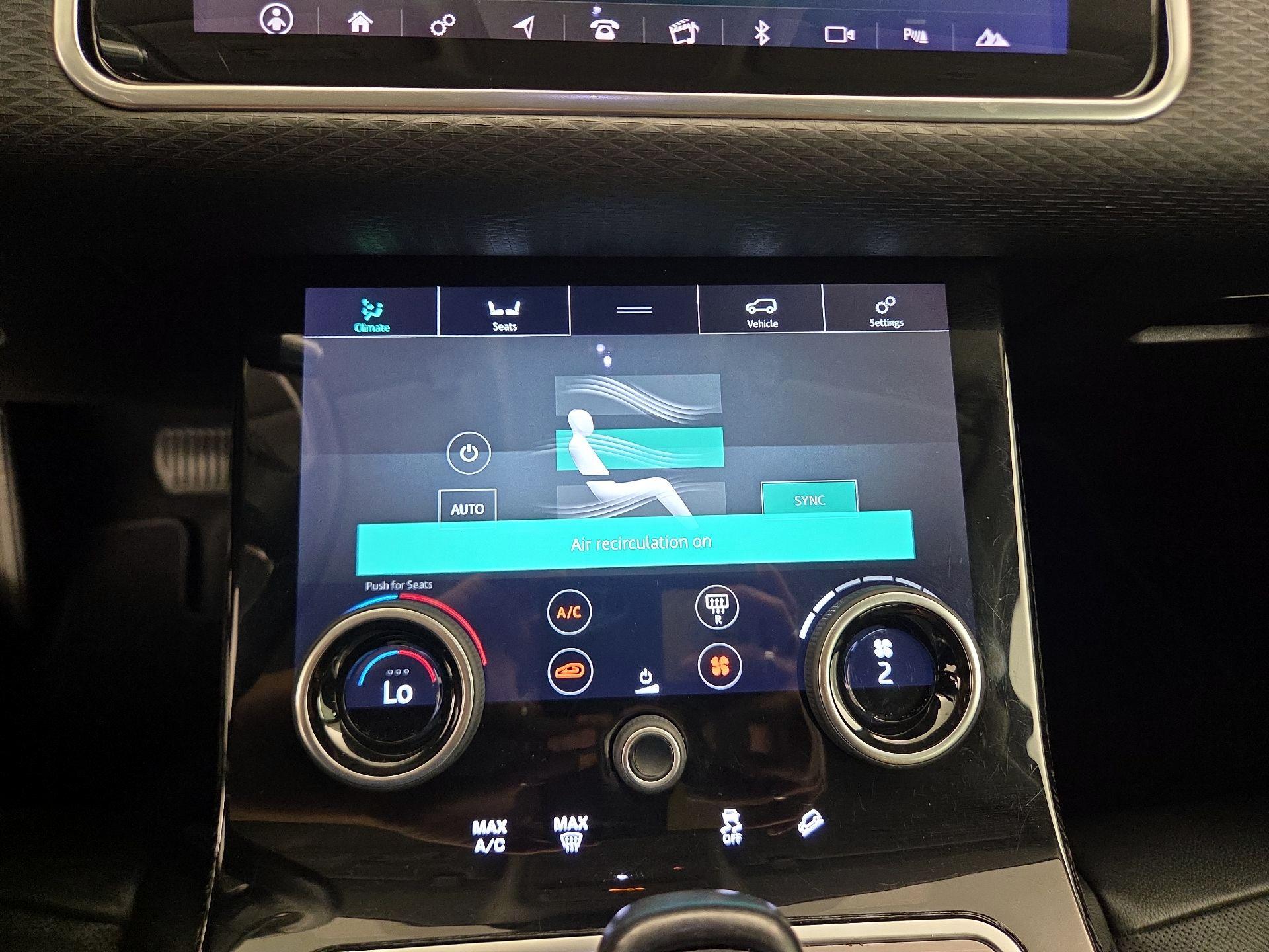 Thumbnail: 2020 Land Rover Range Rover Evoque - 16