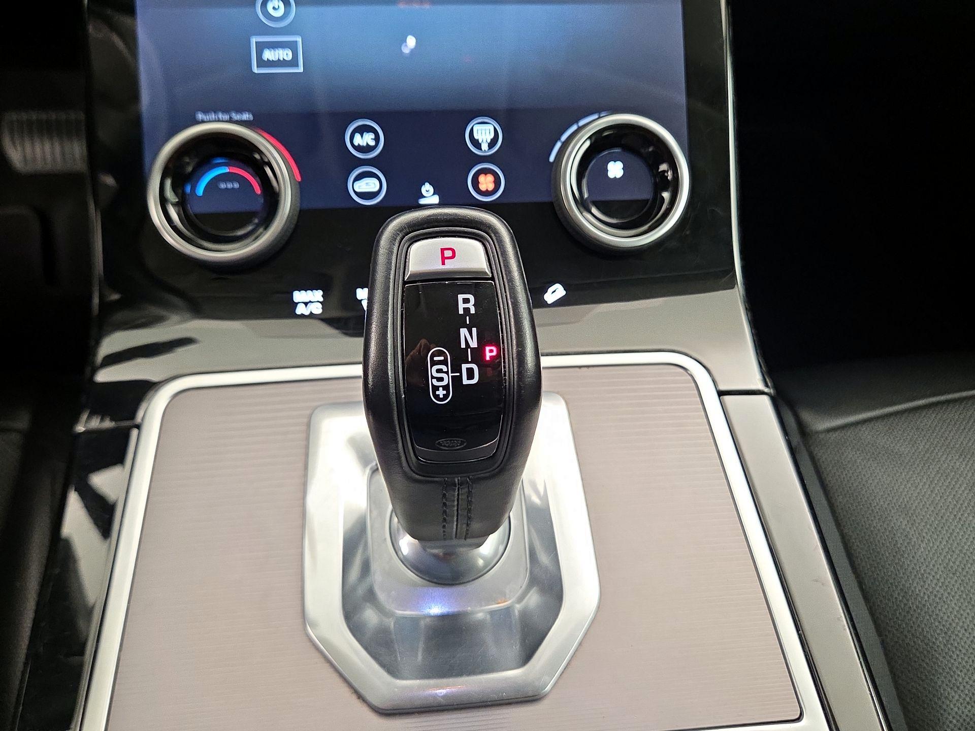 Thumbnail: 2020 Land Rover Range Rover Evoque - 17