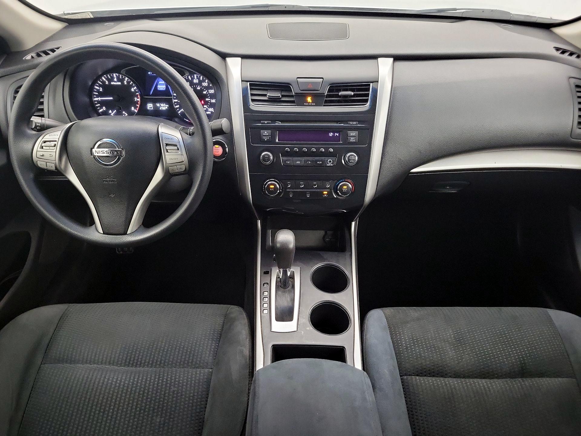Thumbnail: 2015 Nissan Altima - 9