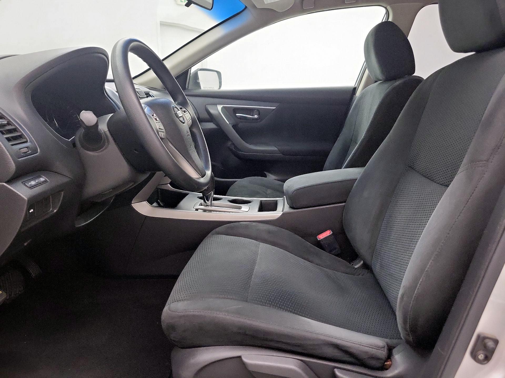 Thumbnail: 2015 Nissan Altima - 11