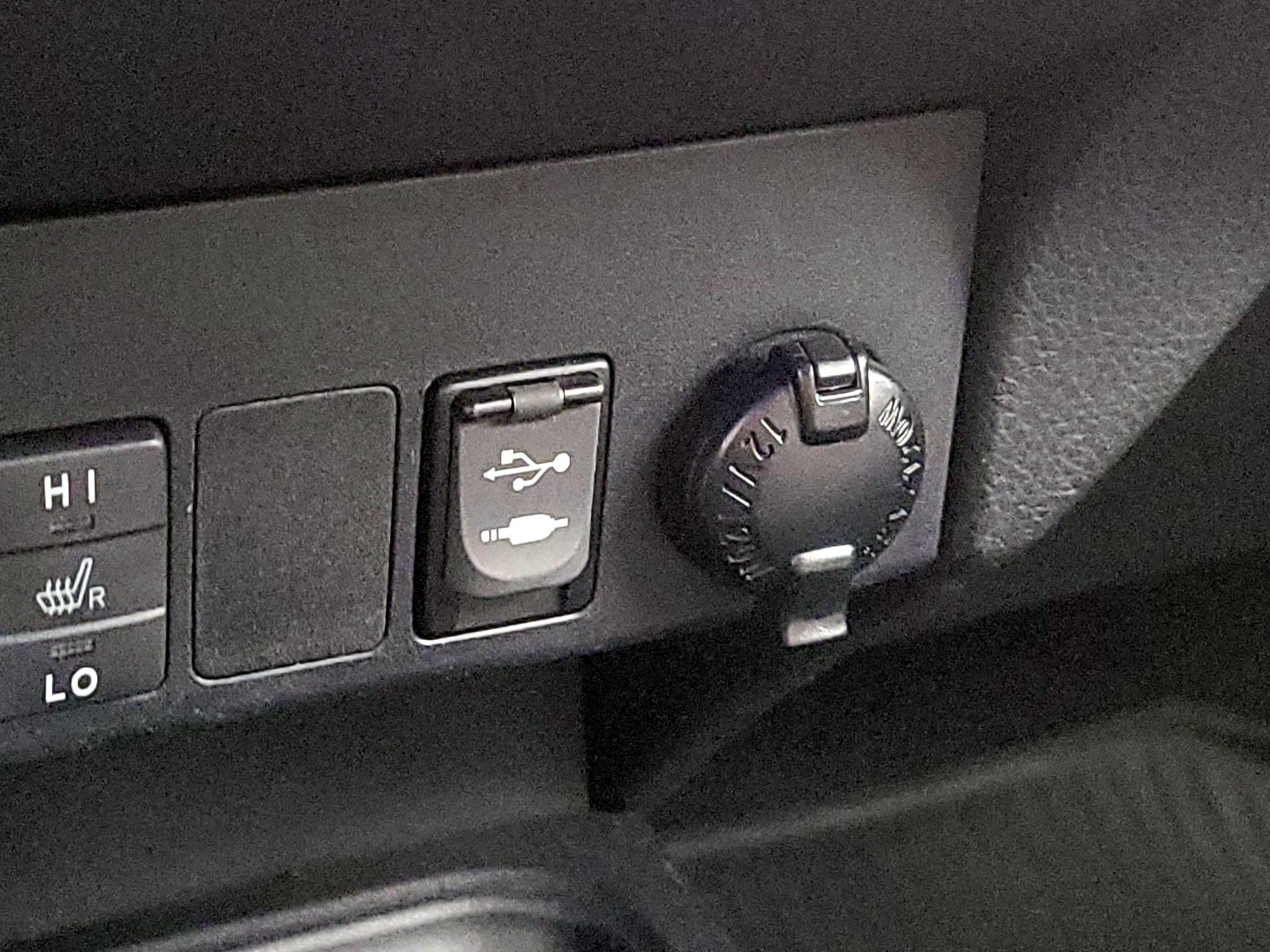 Thumbnail: 2017 Toyota RAV4 - 18