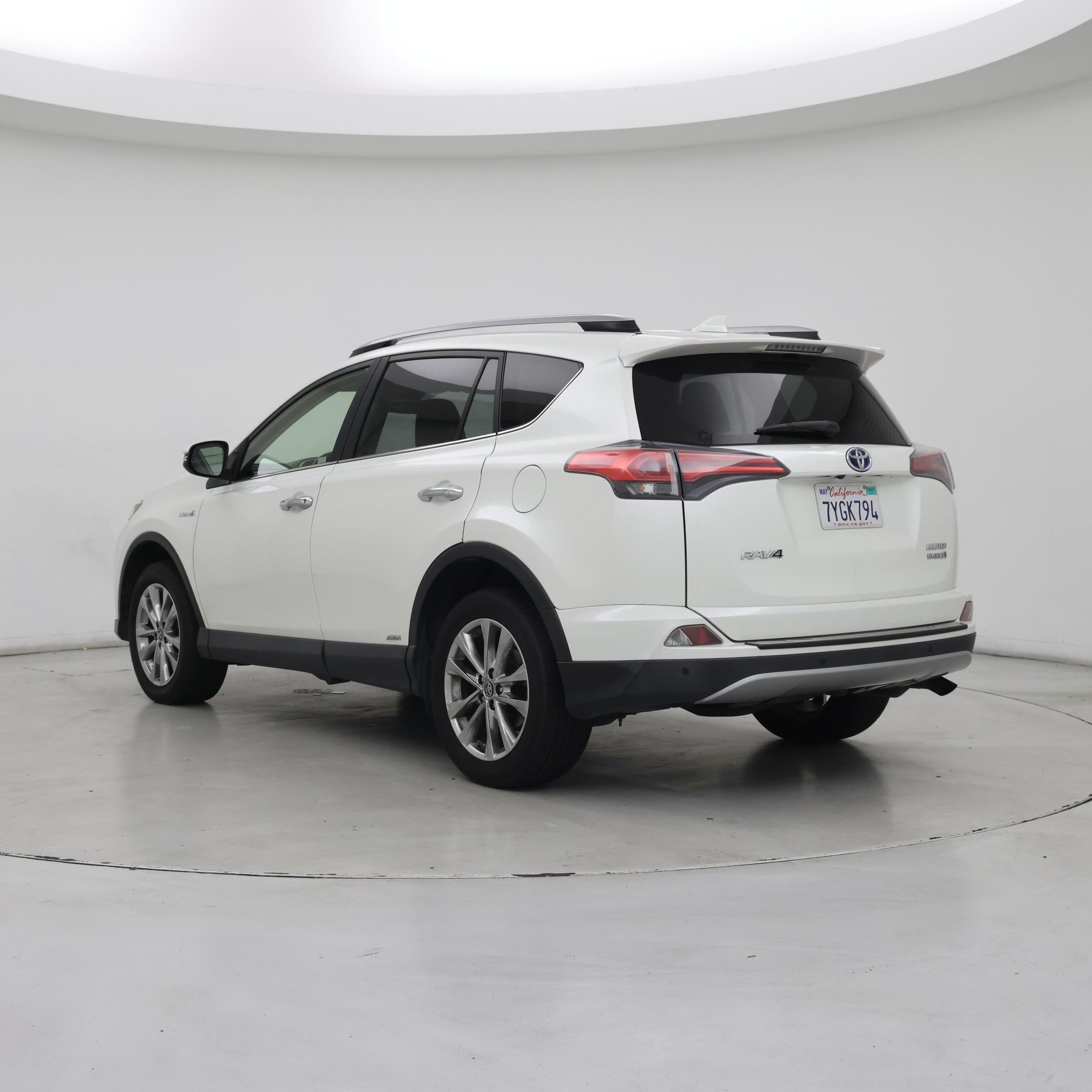 Thumbnail: 2017 Toyota RAV4 - 2