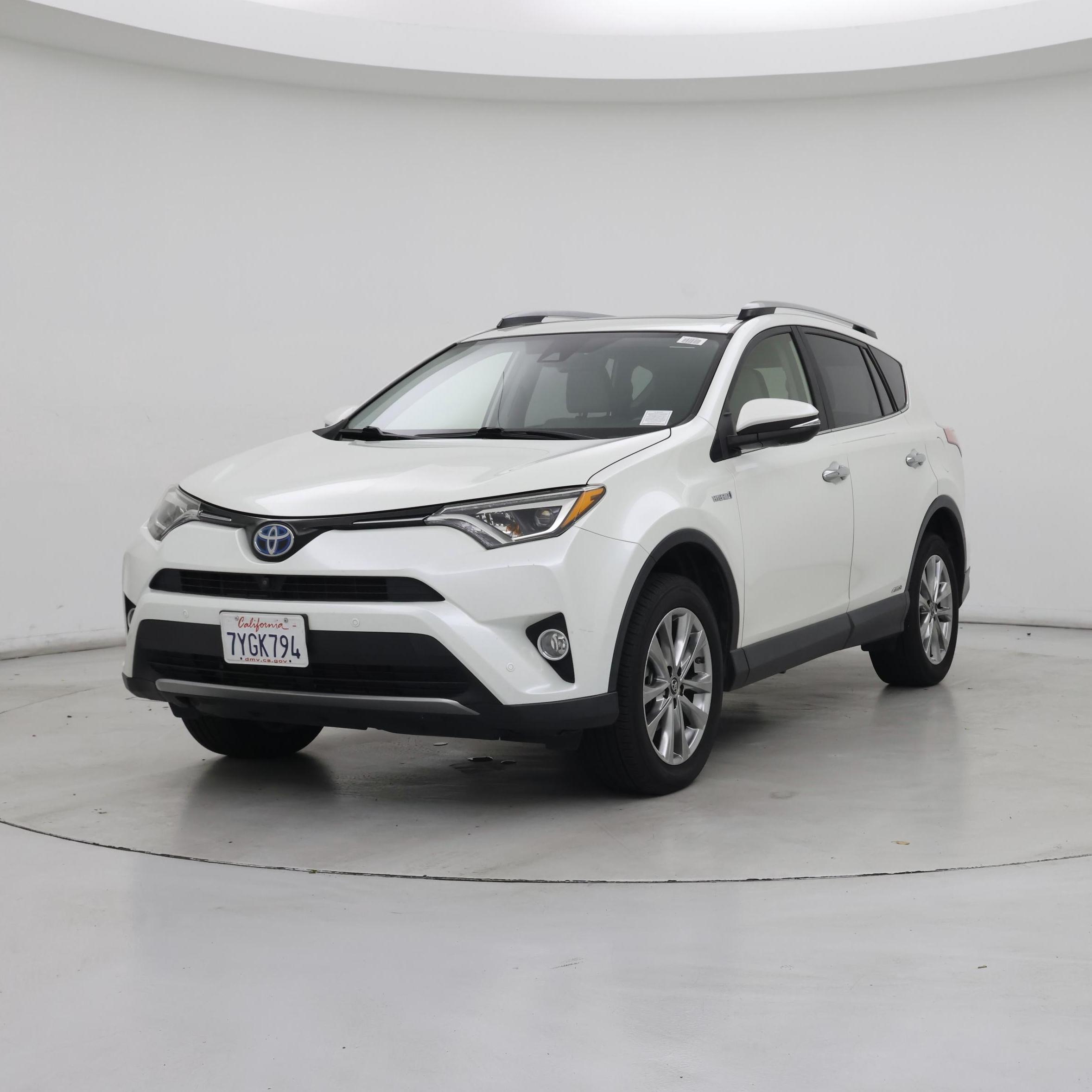 Thumbnail: 2017 Toyota RAV4 - 4