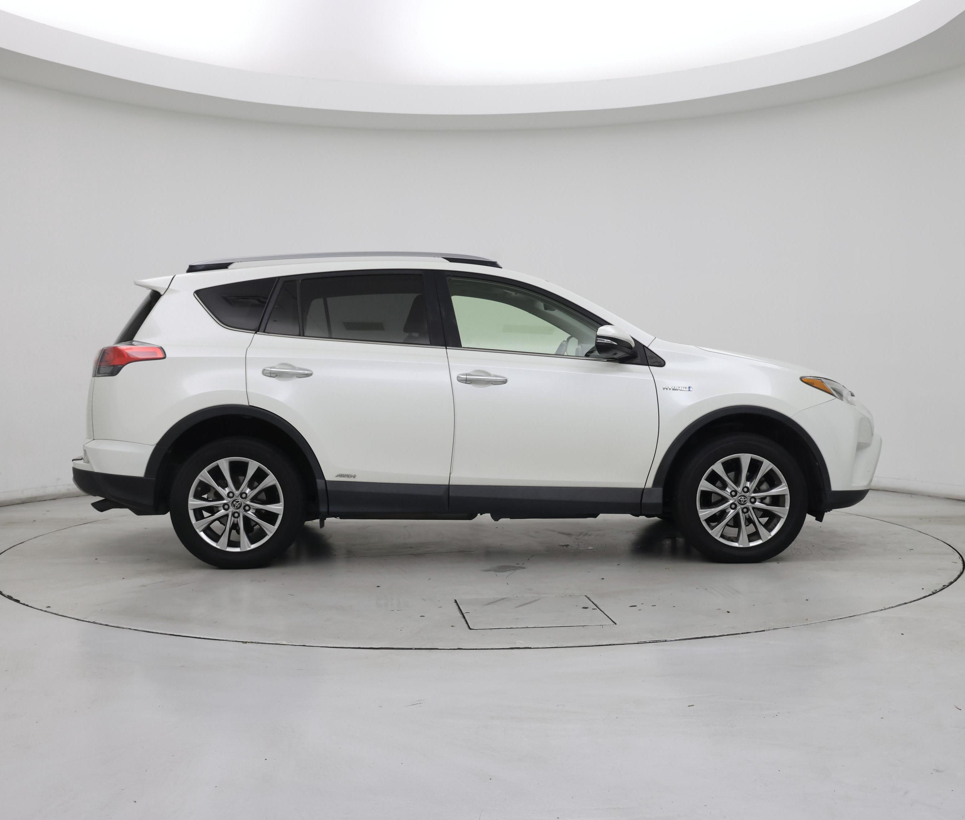 Thumbnail: 2017 Toyota RAV4 - 7