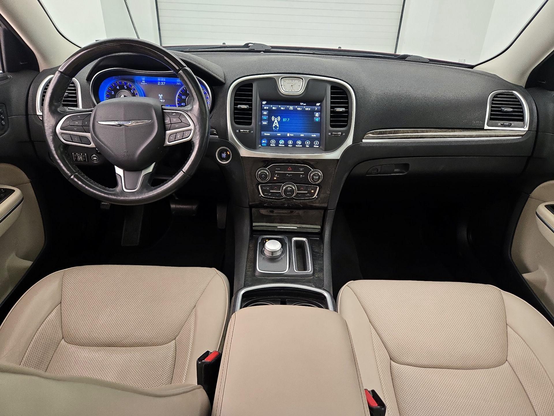 Thumbnail: 2019 Chrysler 300 - 9