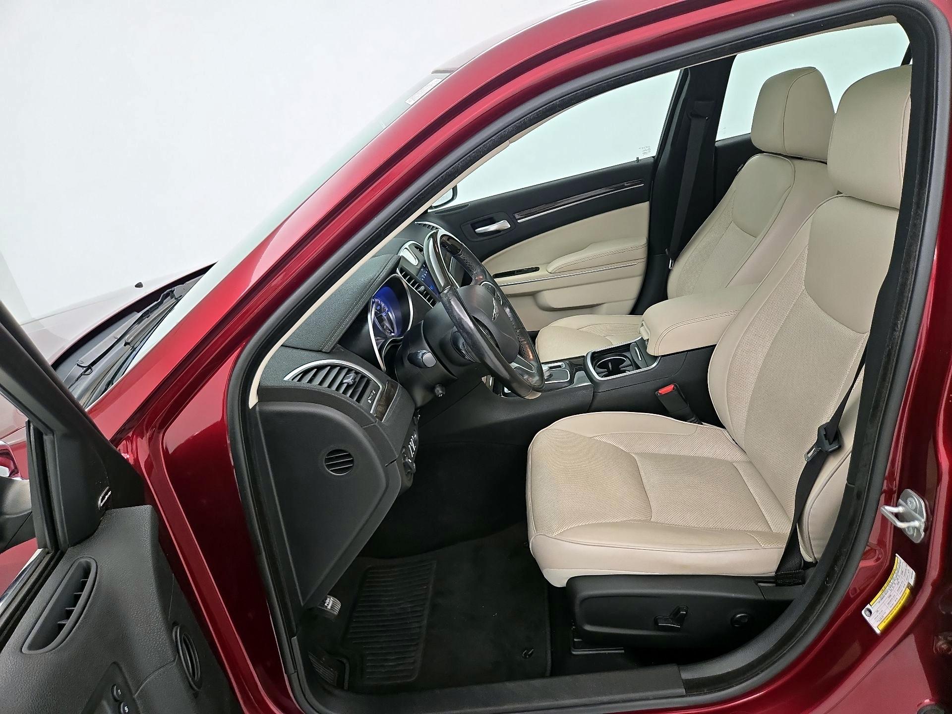 Thumbnail: 2019 Chrysler 300 - 11