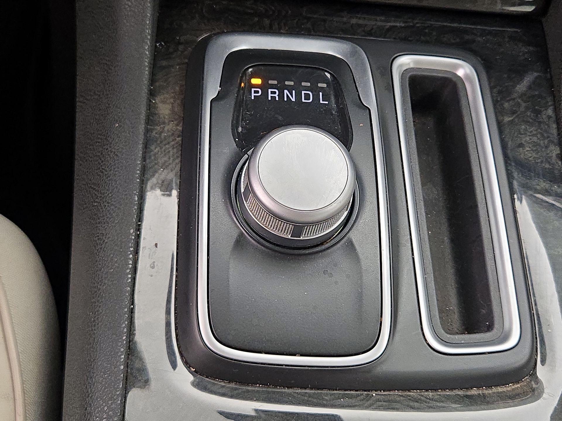 Thumbnail: 2019 Chrysler 300 - 18