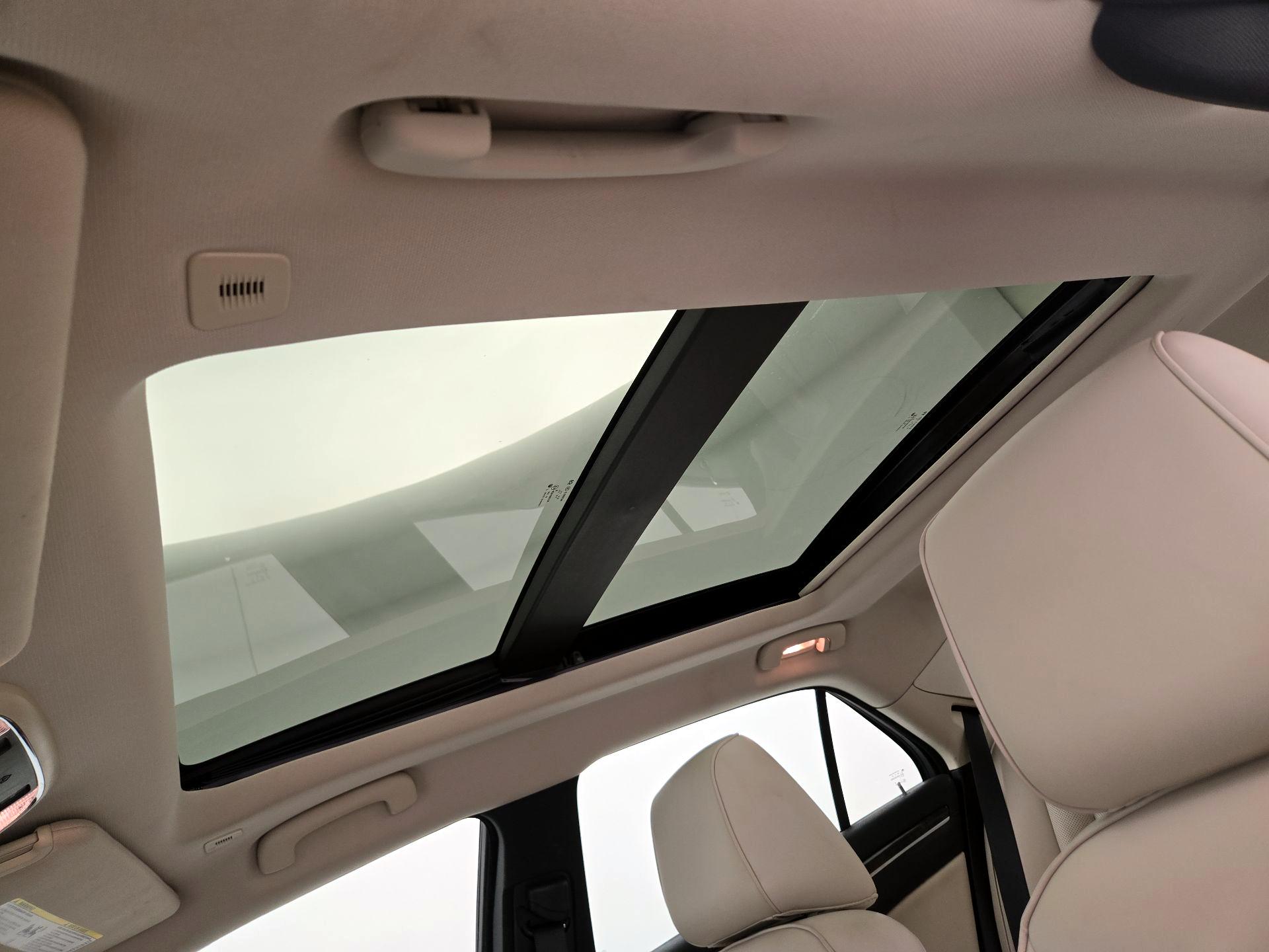 Thumbnail: 2019 Chrysler 300 - 20