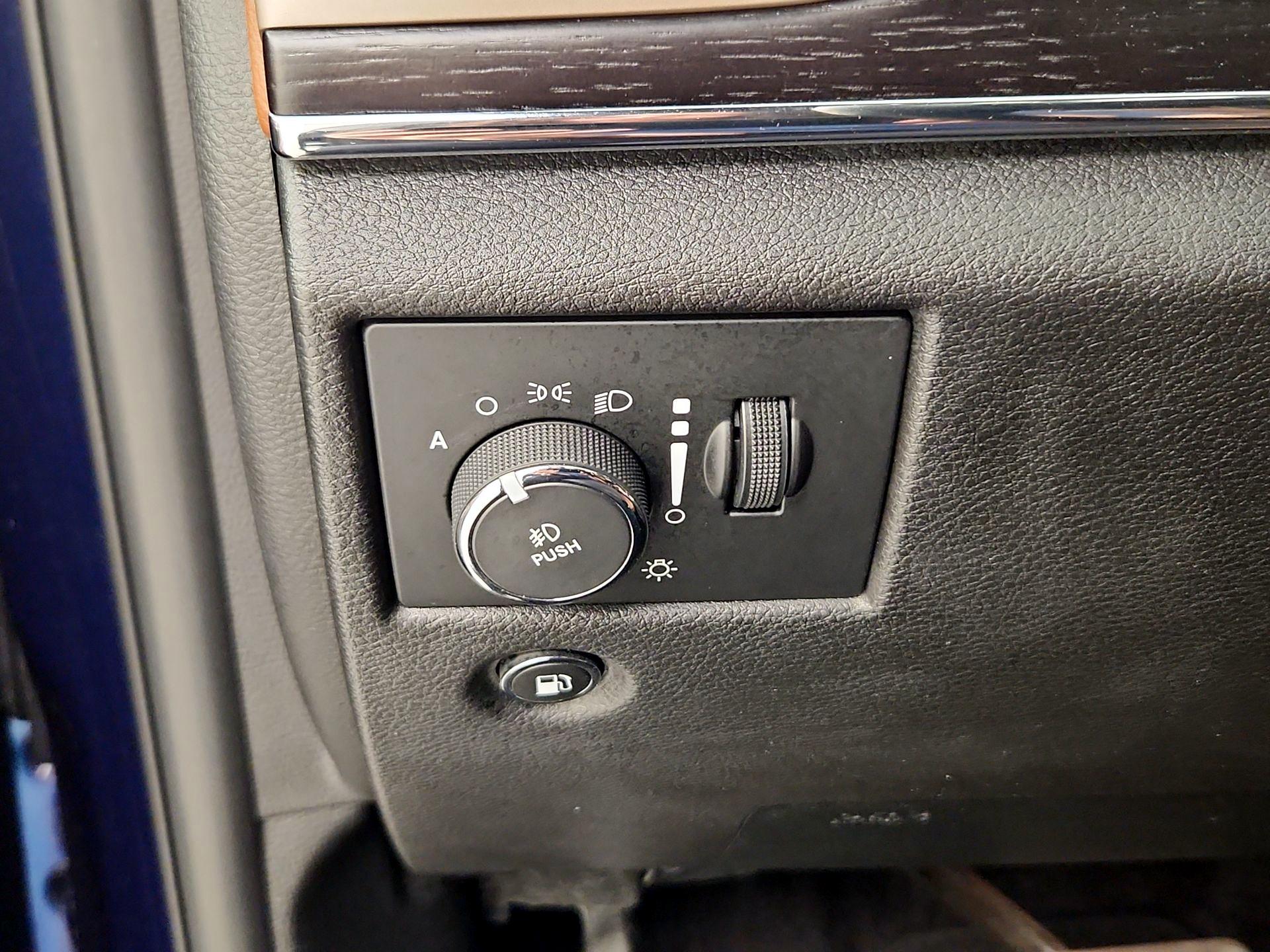 Thumbnail: 2017 Jeep Grand Cherokee - 13
