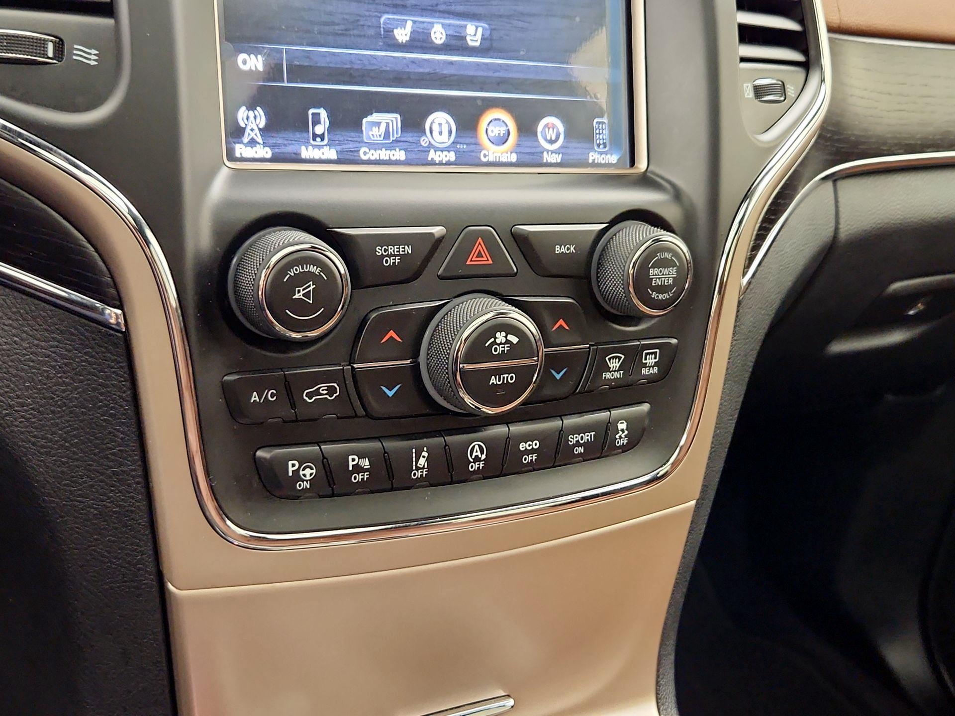 Thumbnail: 2017 Jeep Grand Cherokee - 16