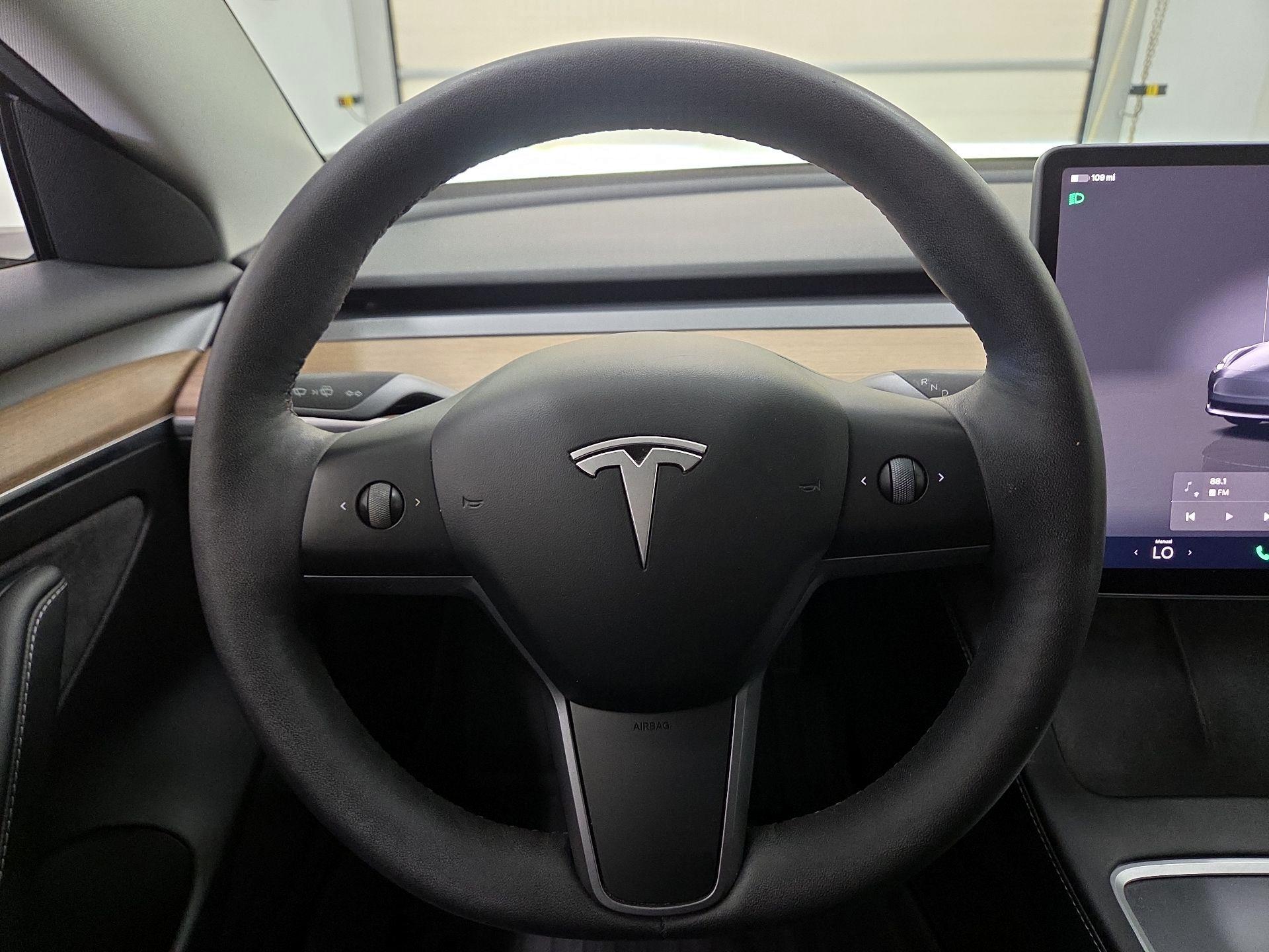 Thumbnail: 2023 Tesla Model 3 - 10