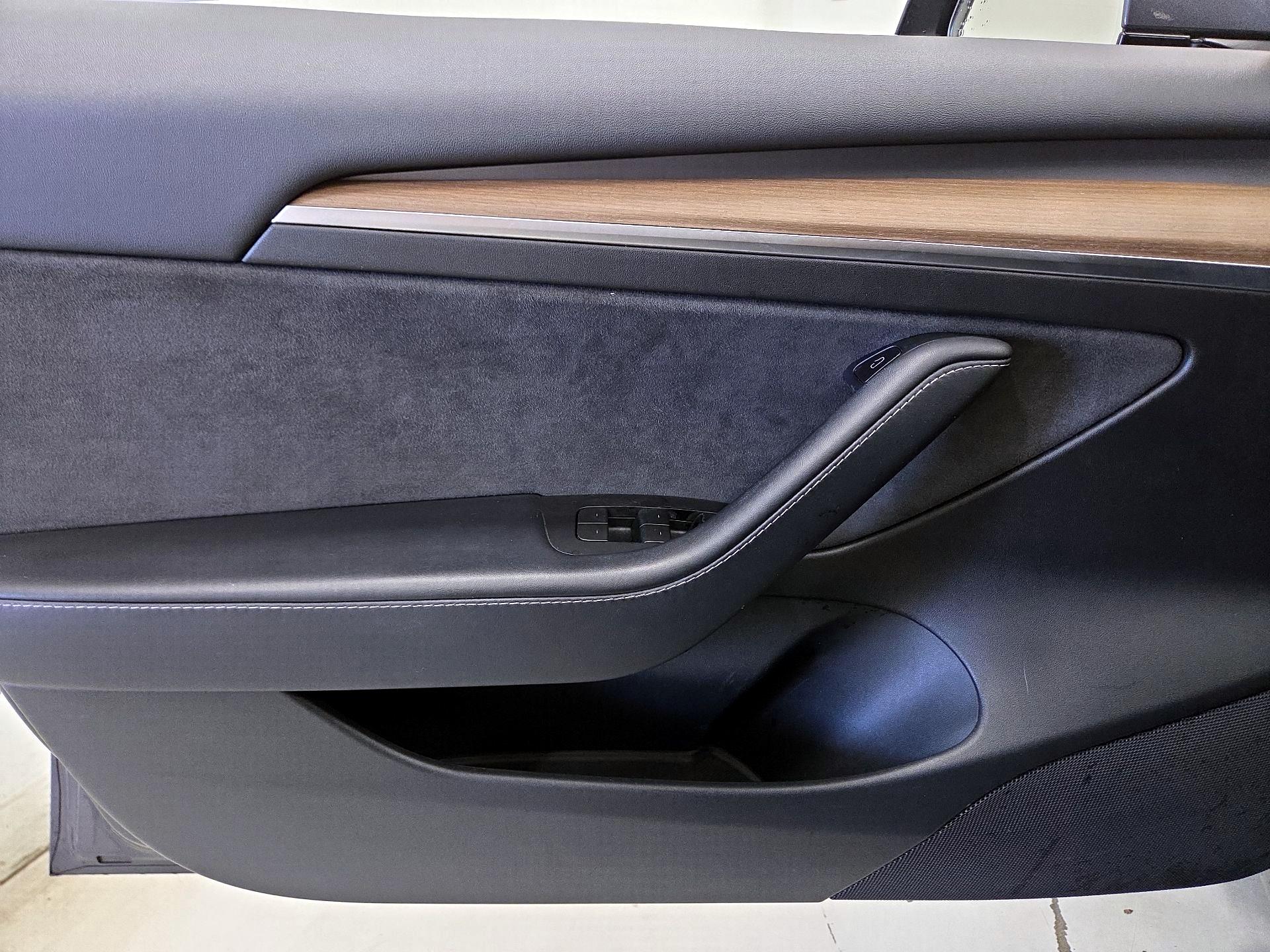Thumbnail: 2023 Tesla Model 3 - 12