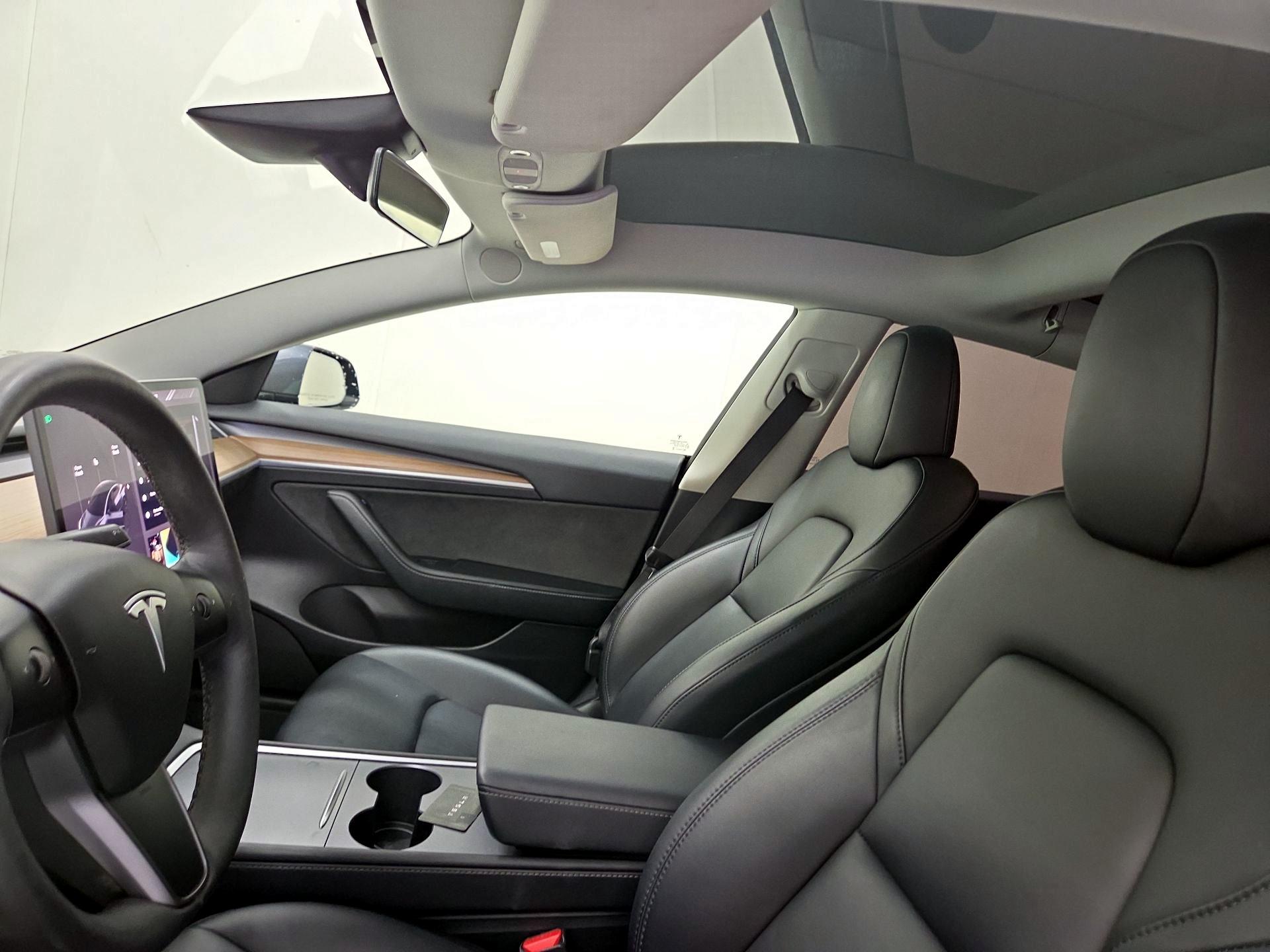 Thumbnail: 2023 Tesla Model 3 - 18