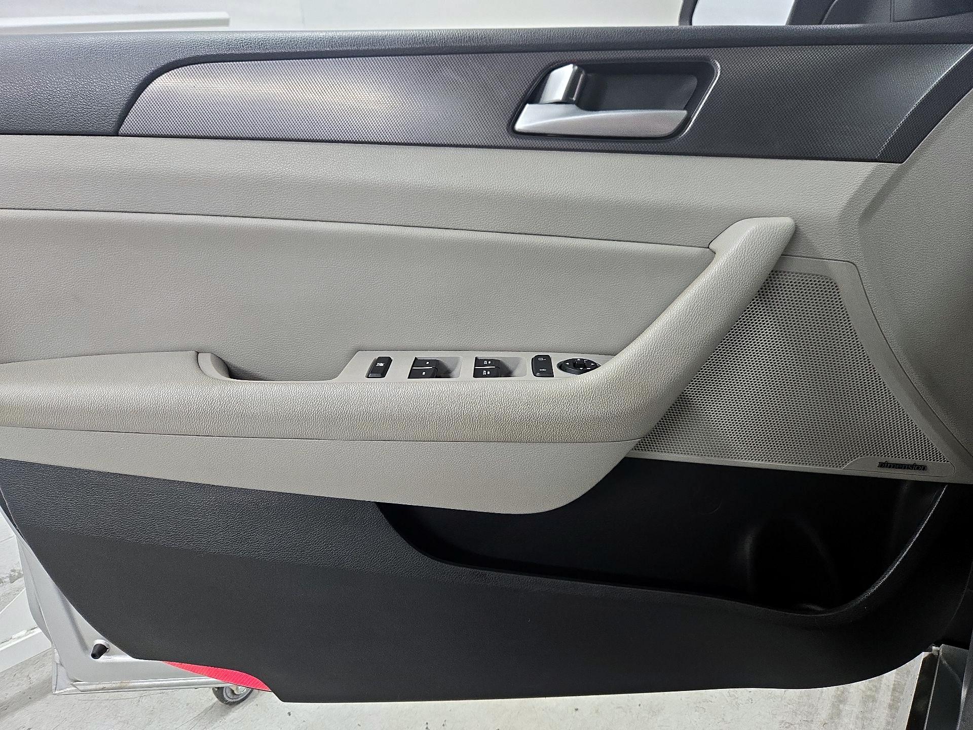 Thumbnail: 2015 Hyundai Sonata - 12