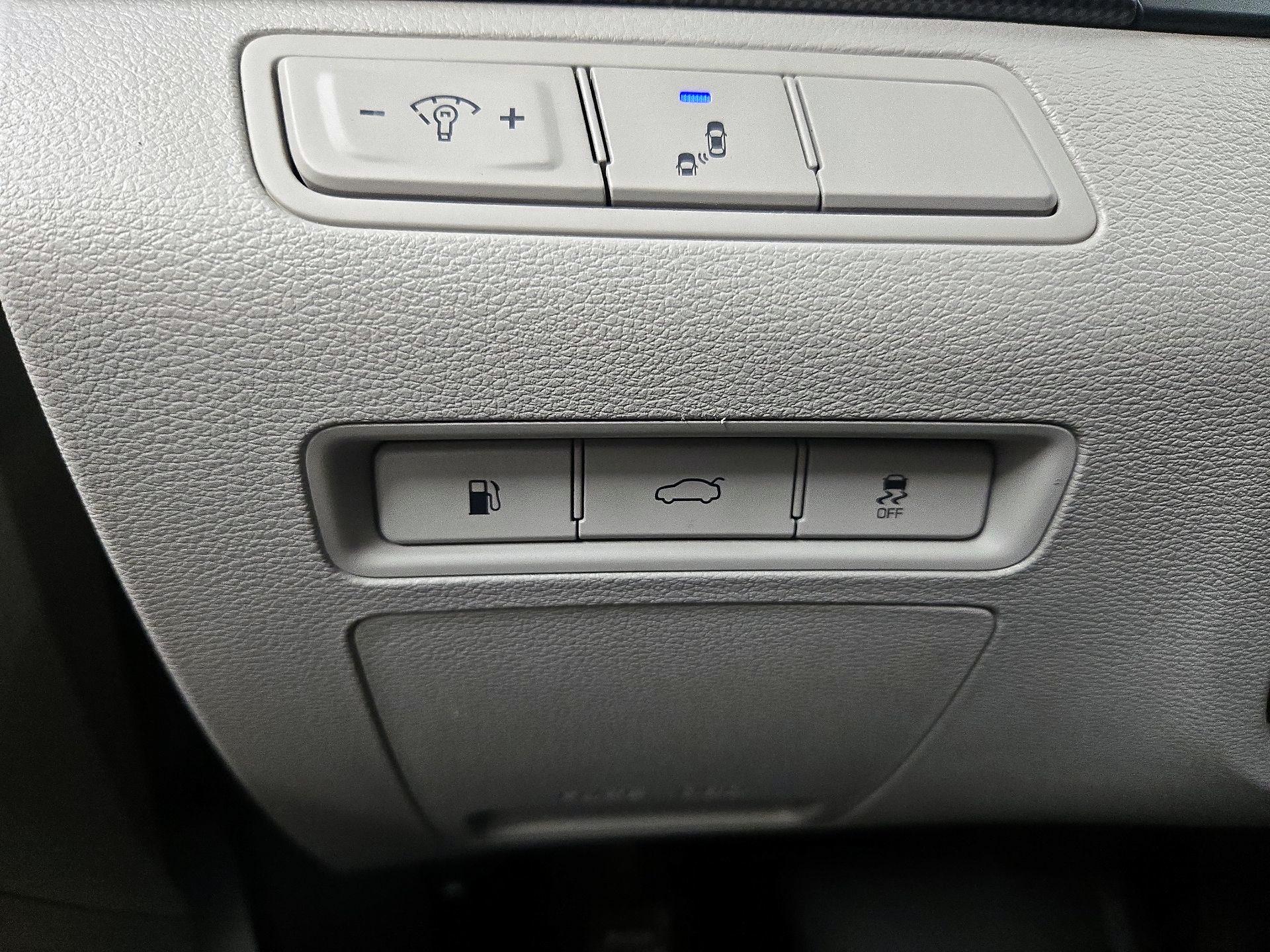 Thumbnail: 2015 Hyundai Sonata - 13