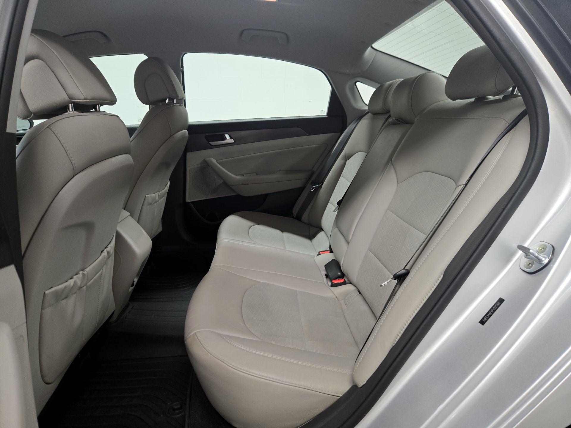 Thumbnail: 2015 Hyundai Sonata - 20