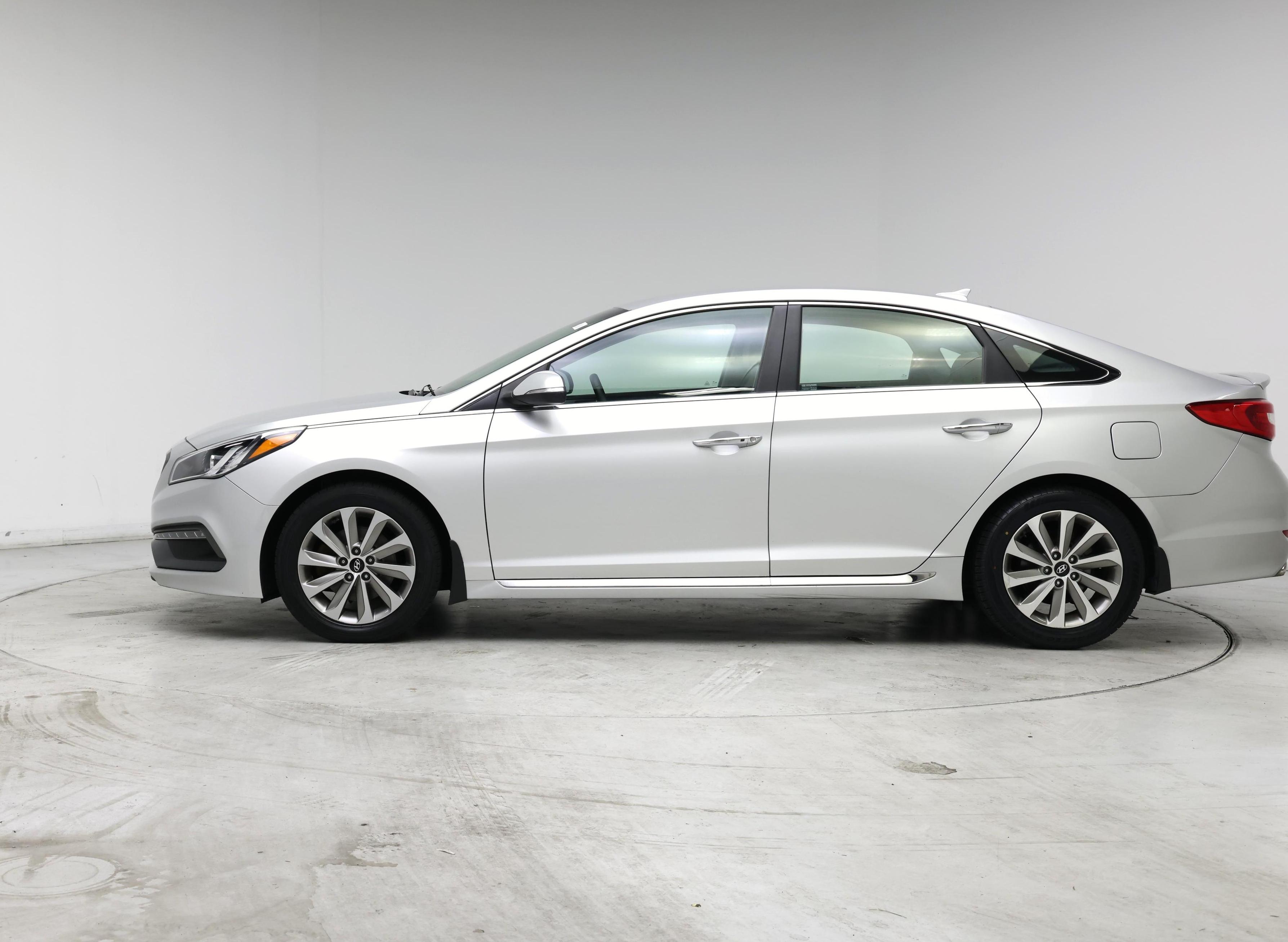 Thumbnail: 2015 Hyundai Sonata - 3