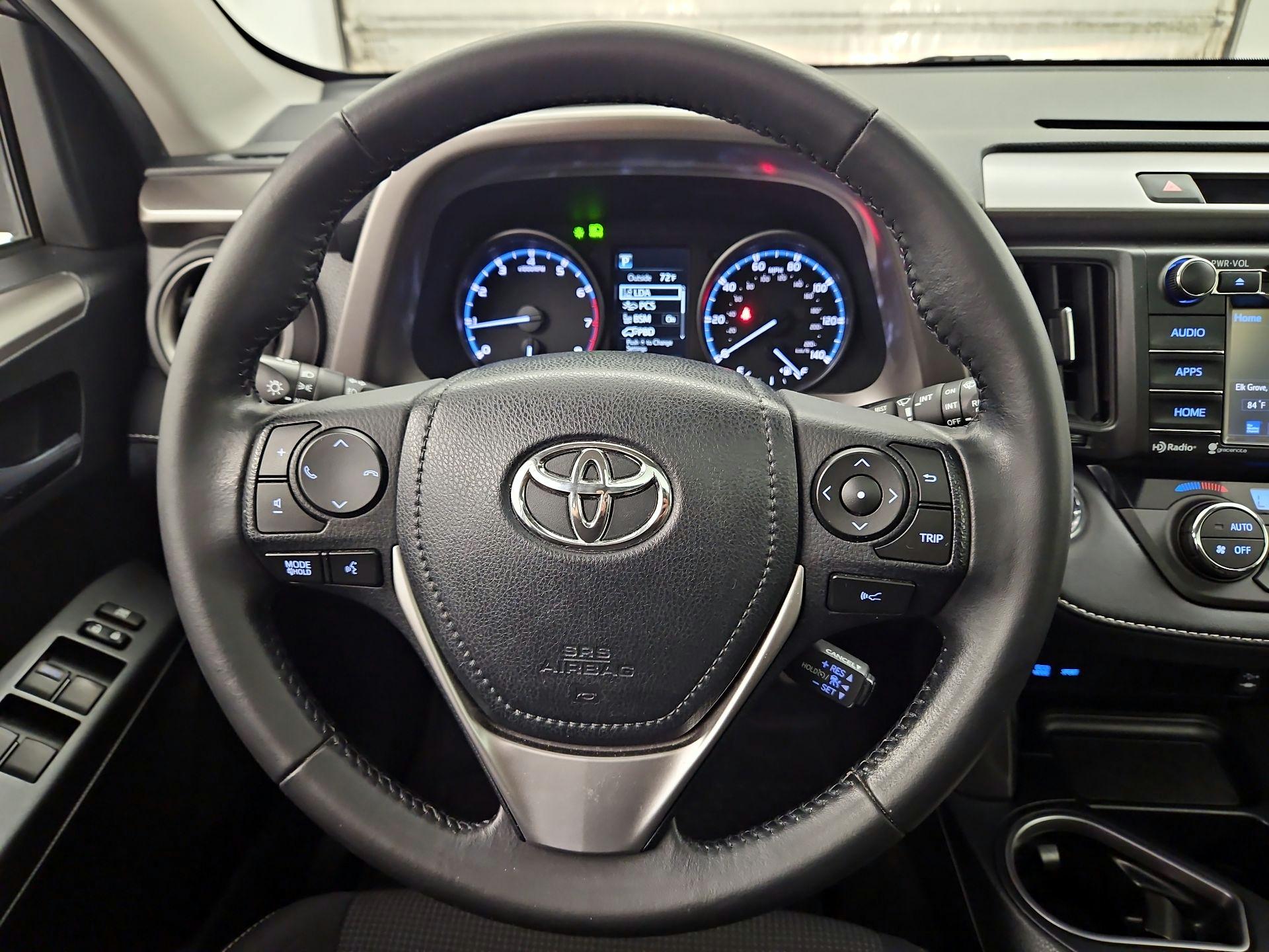 Thumbnail: 2018 Toyota RAV4 - 10