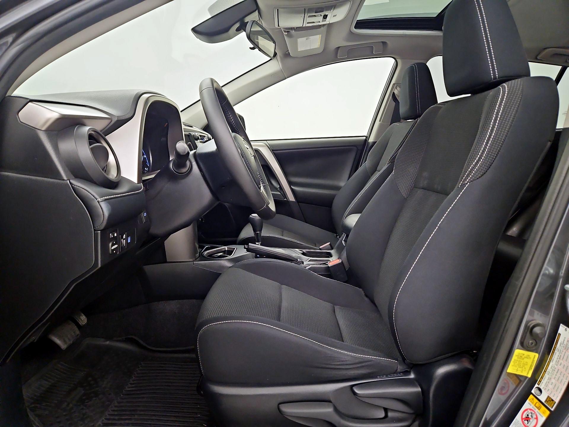 Thumbnail: 2018 Toyota RAV4 - 11