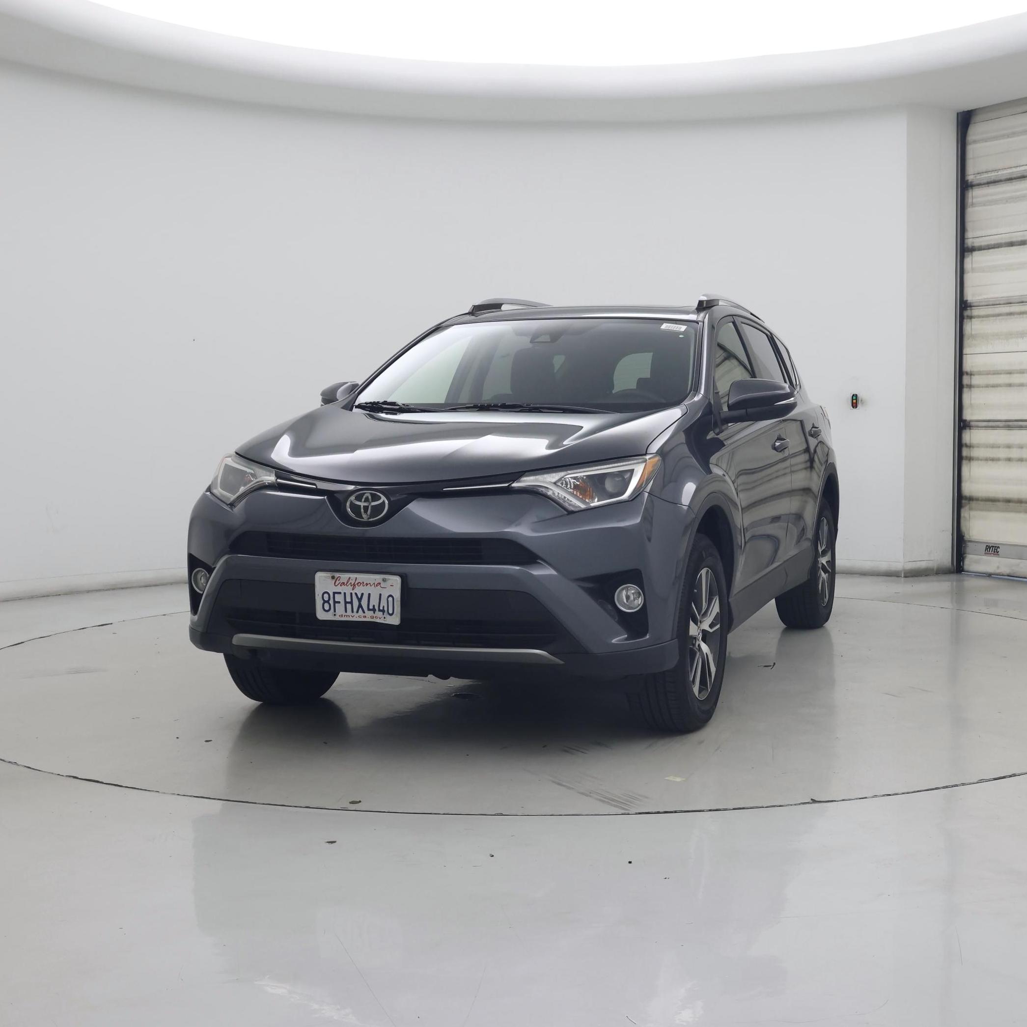 Thumbnail: 2018 Toyota RAV4 - 4