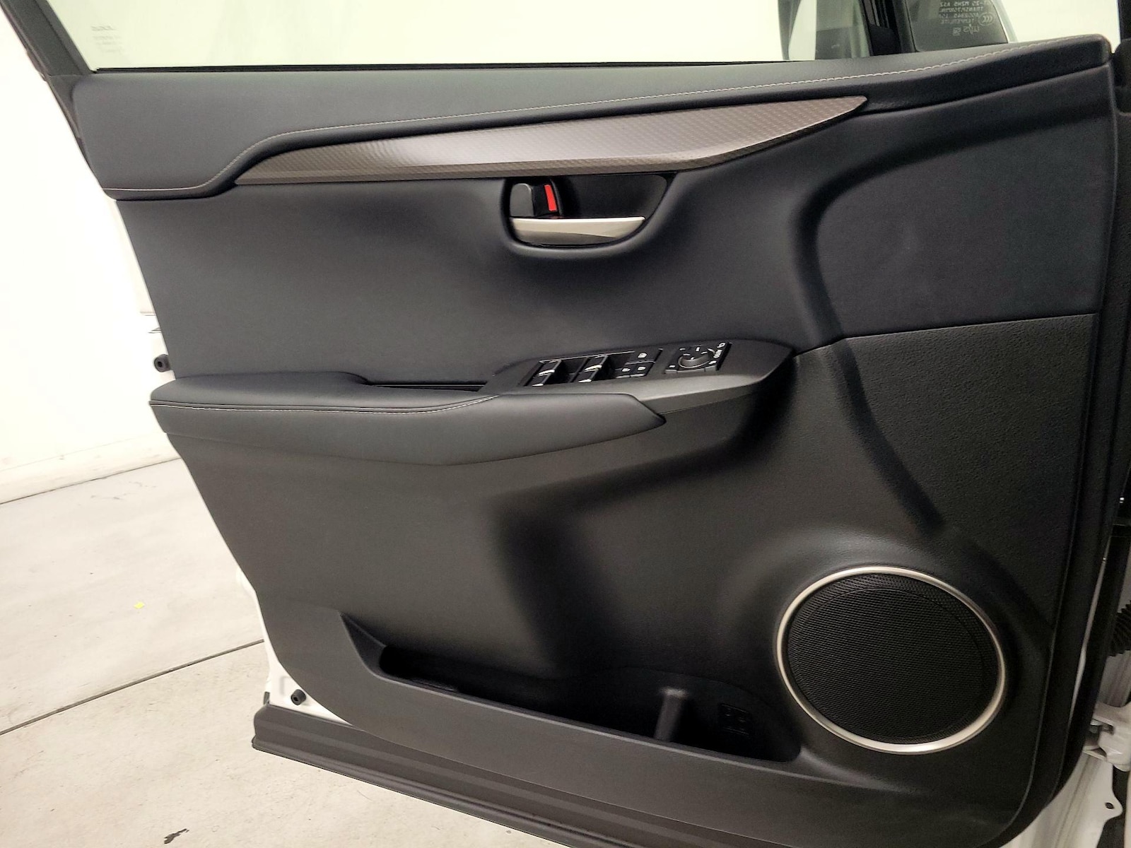 2020 Lexus NX 300 - Photo 13