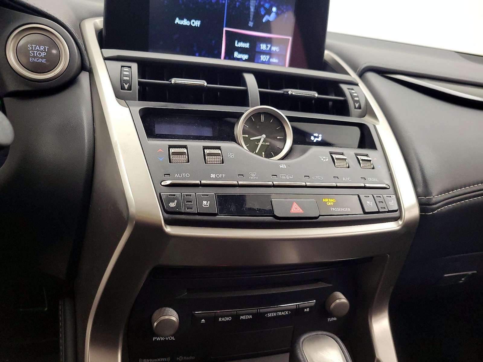 2020 Lexus NX 300 - Photo 17