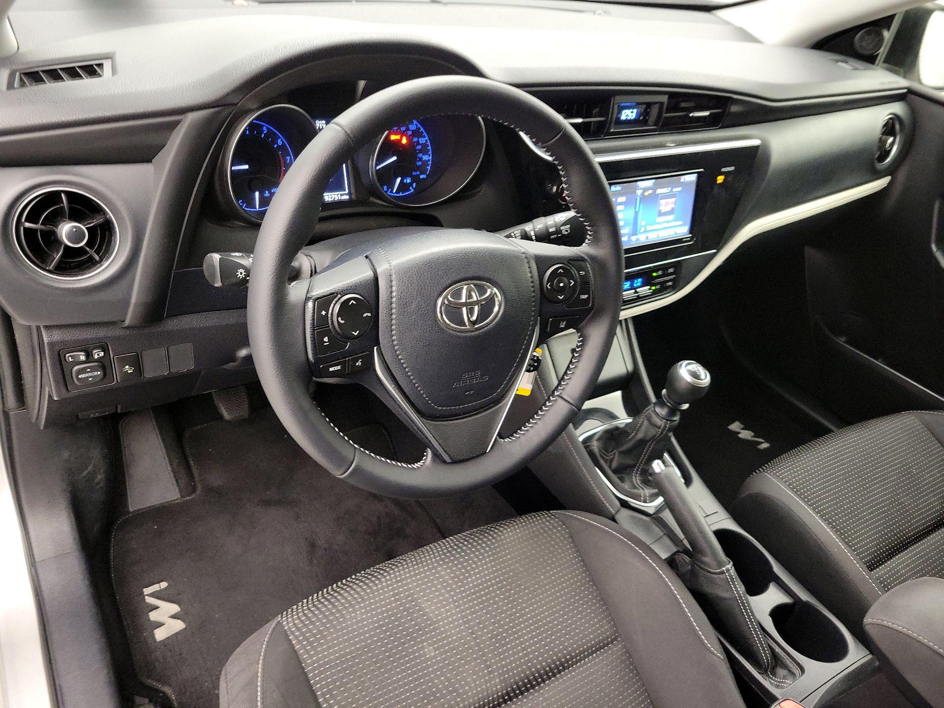 Thumbnail: 2017 Toyota Corolla iM - 9