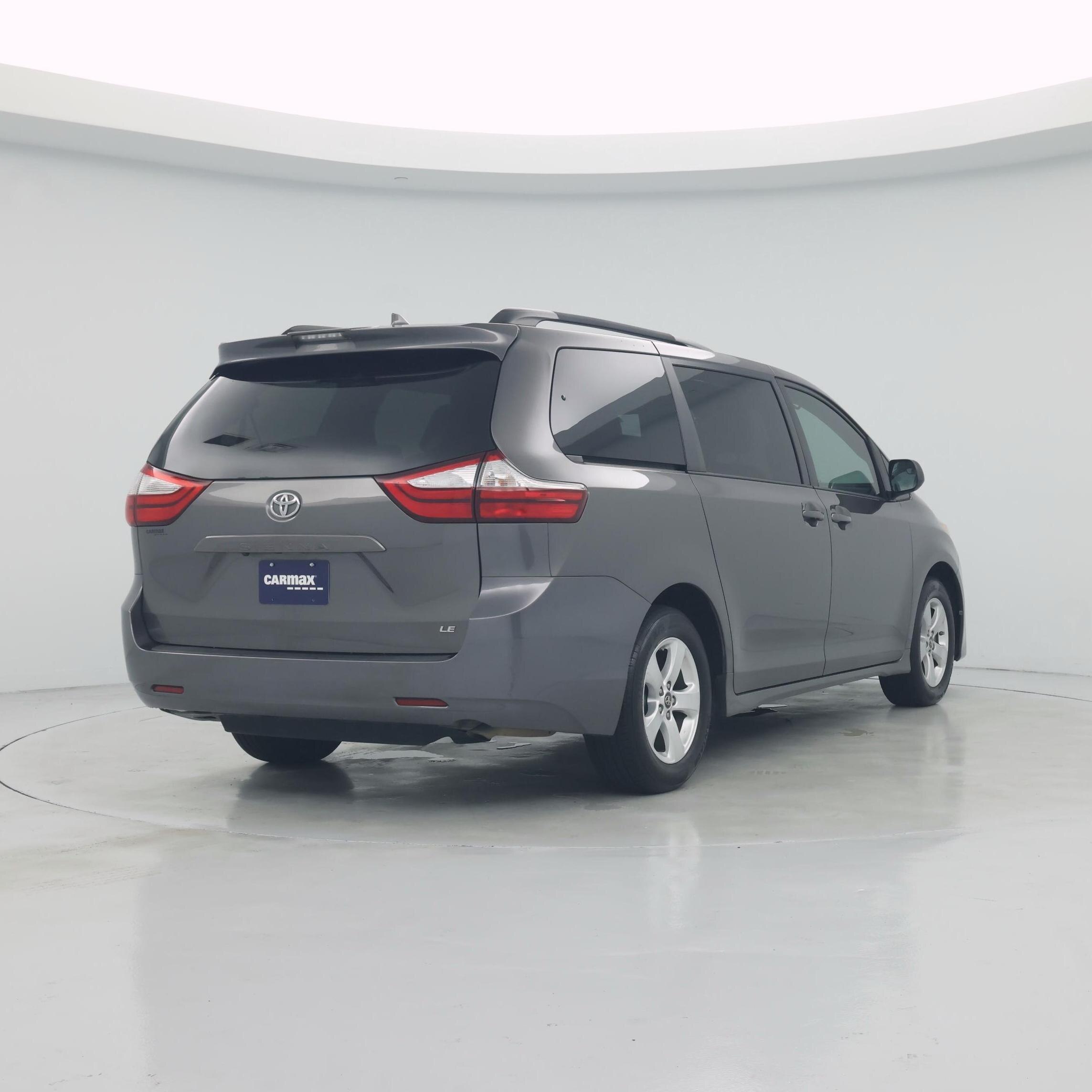 Thumbnail: 2019 Toyota Sienna - 8