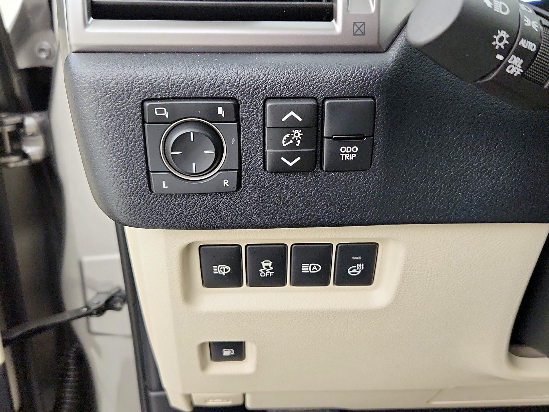 Thumbnail: 2023 Lexus GX - 13
