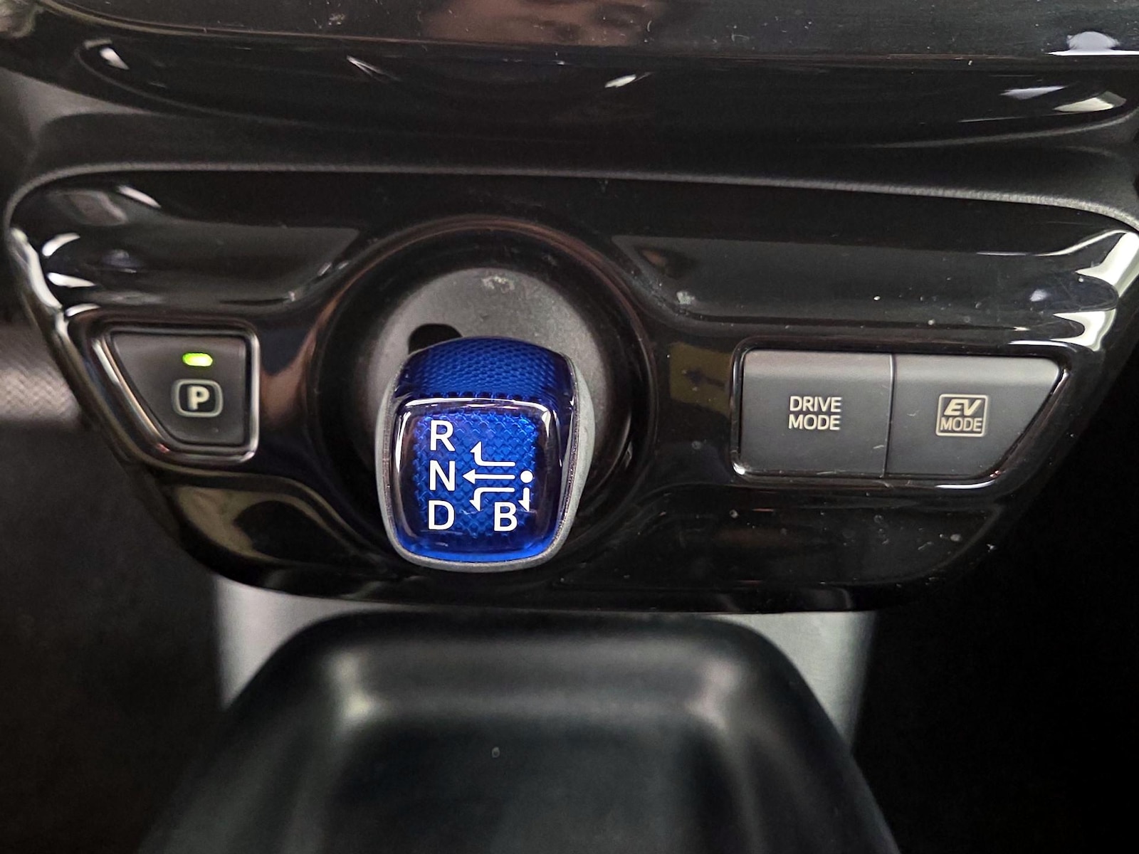 2017 Toyota Prius Two - Photo 18