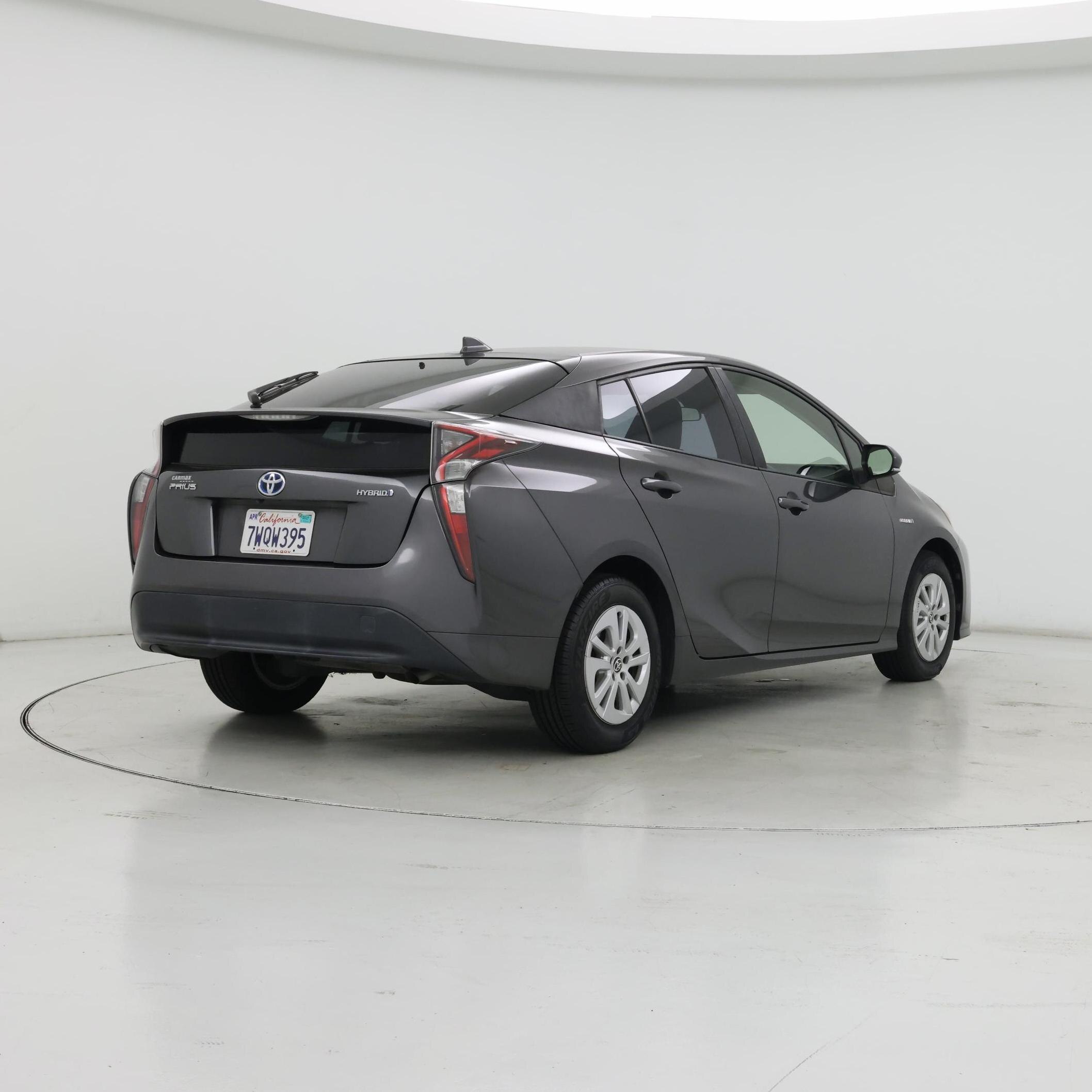 Thumbnail: 2017 Toyota Prius - 8