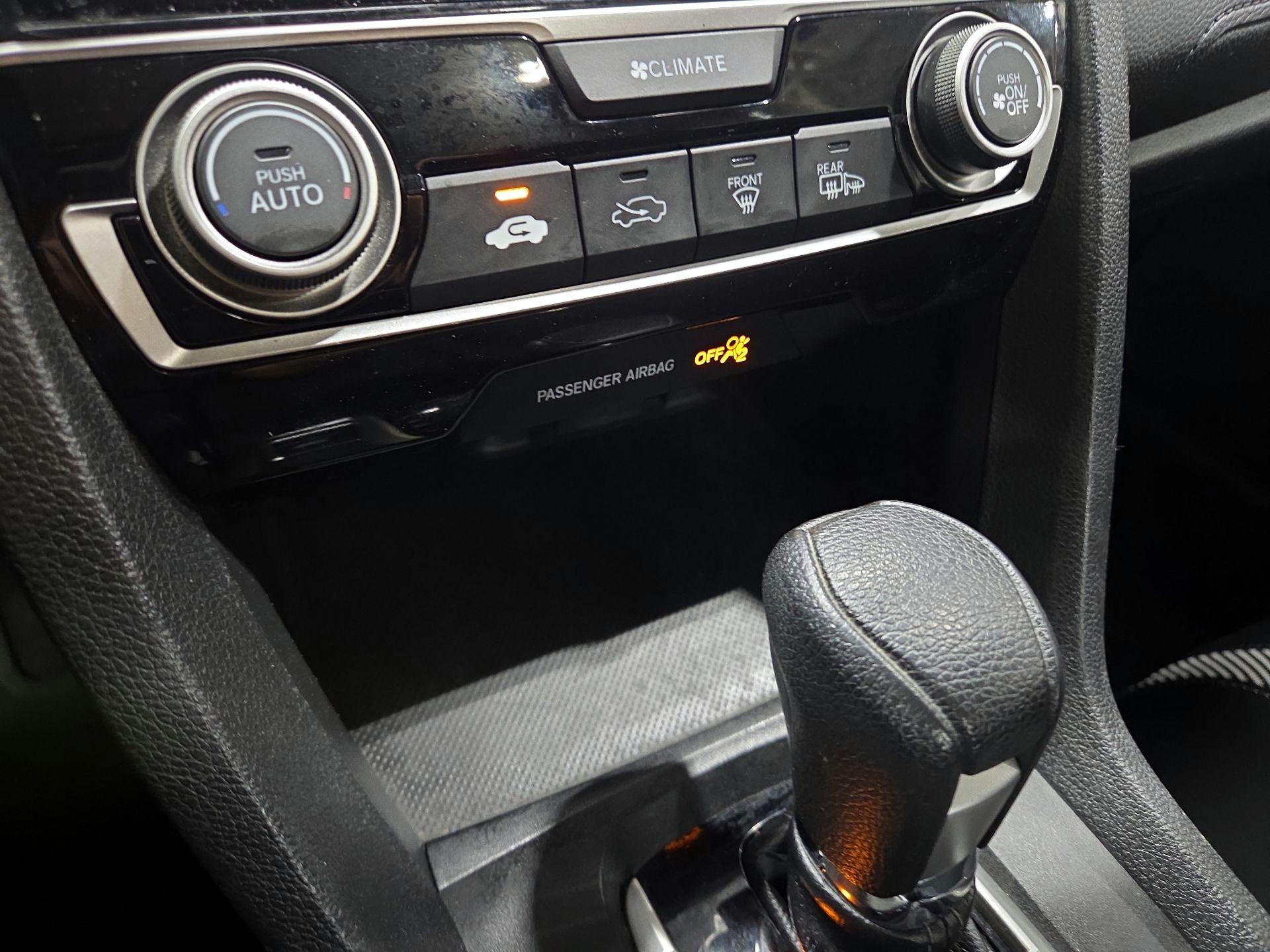 Thumbnail: 2016 Honda Civic - 16