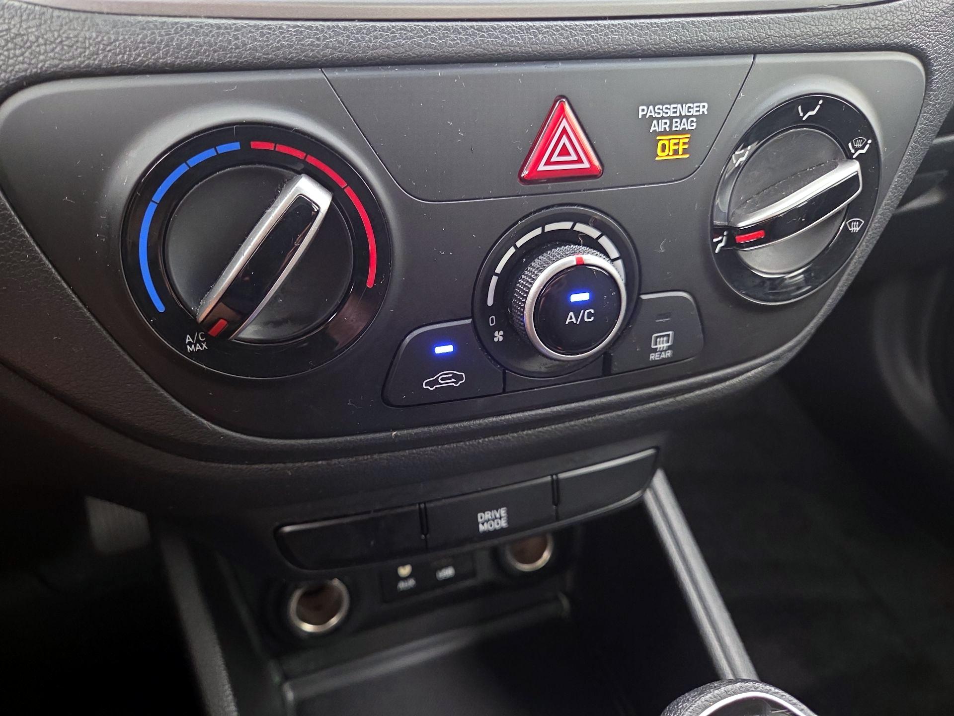 Thumbnail: 2021 Hyundai Accent - 16