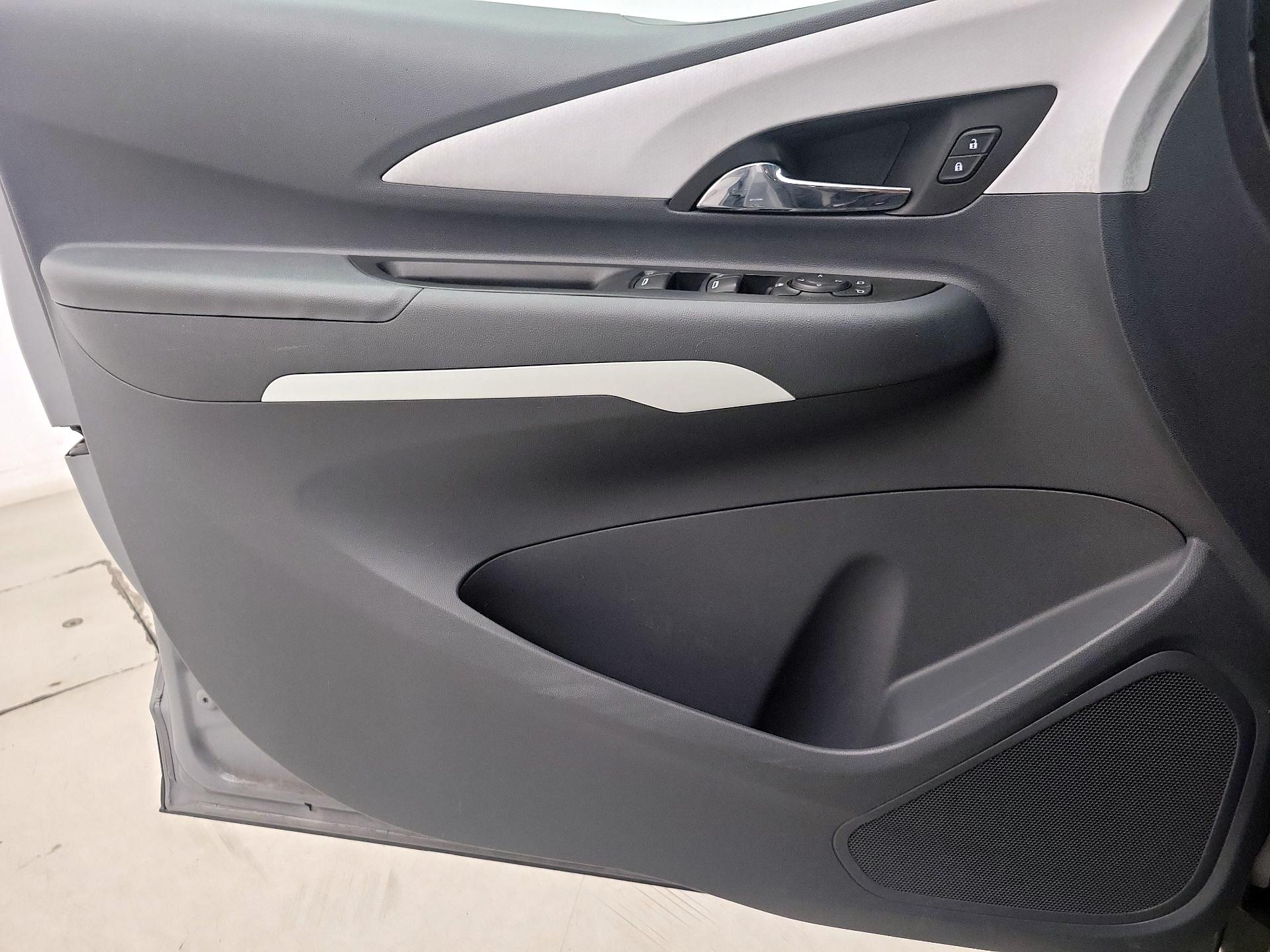 Thumbnail: 2021 Chevrolet Bolt EV - 12