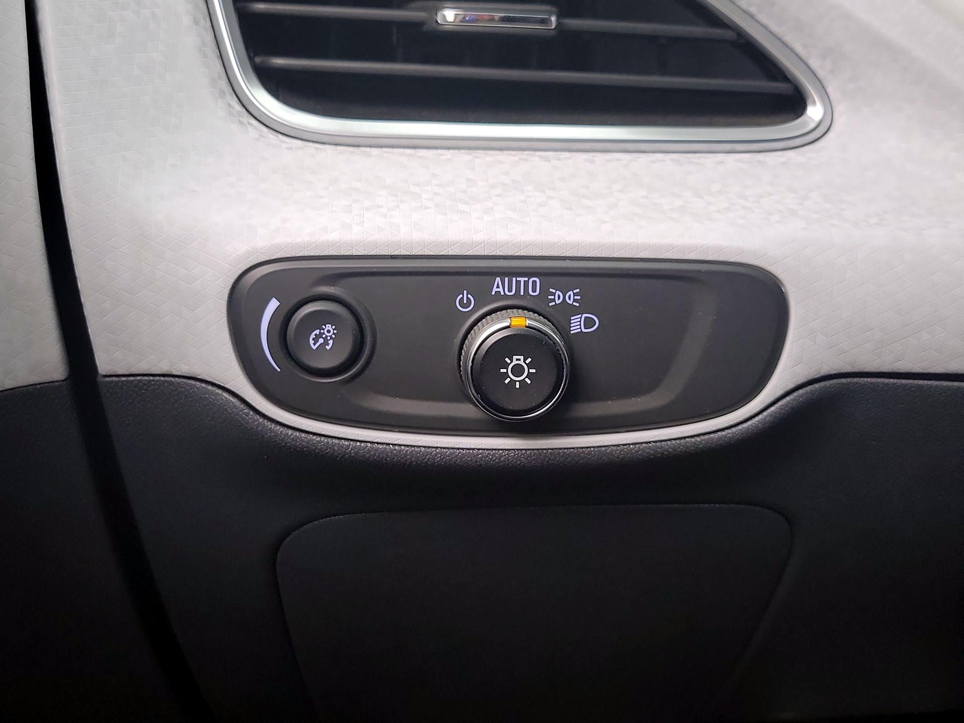Thumbnail: 2021 Chevrolet Bolt EV - 13