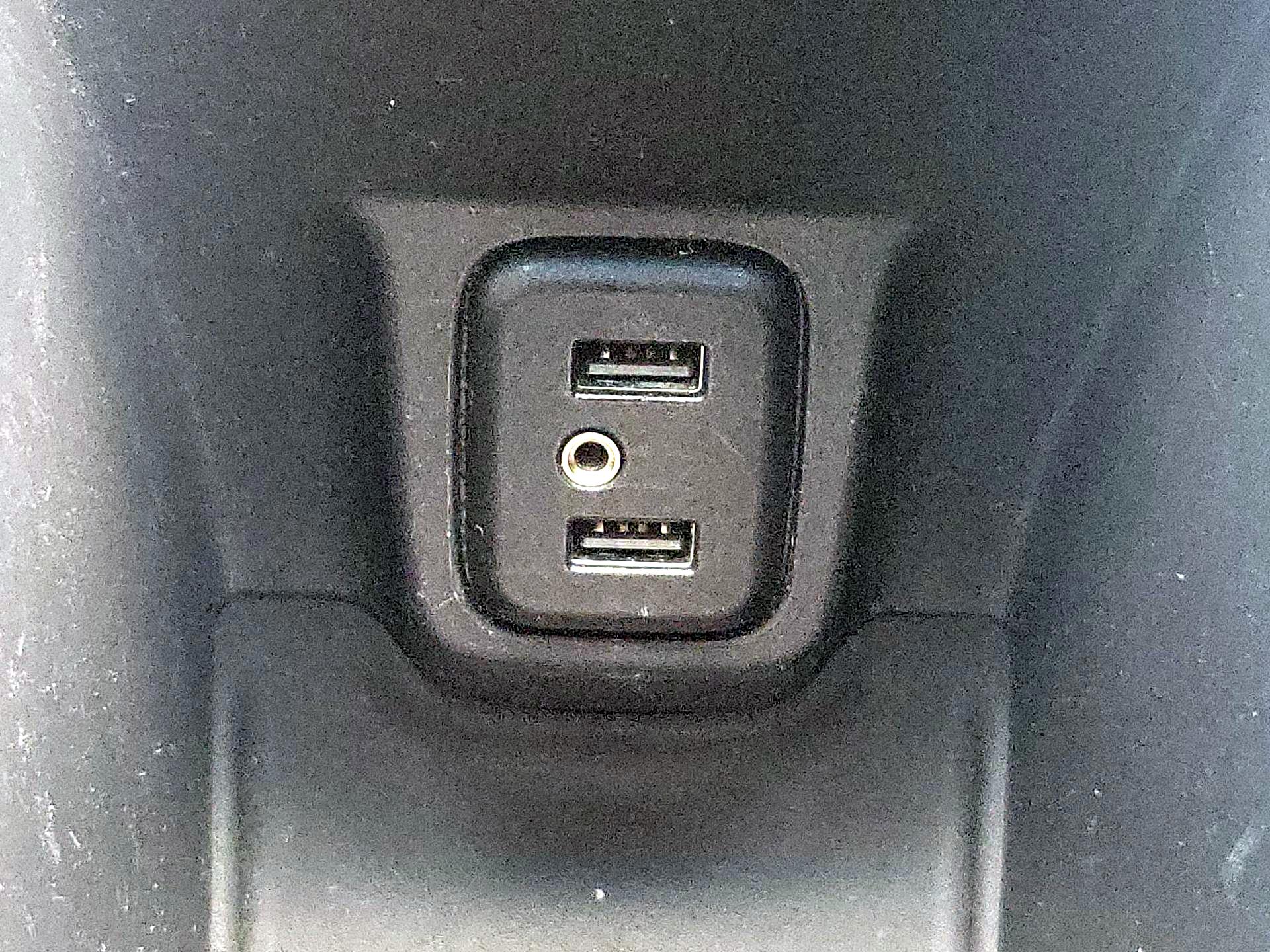 Thumbnail: 2021 Chevrolet Bolt EV - 18
