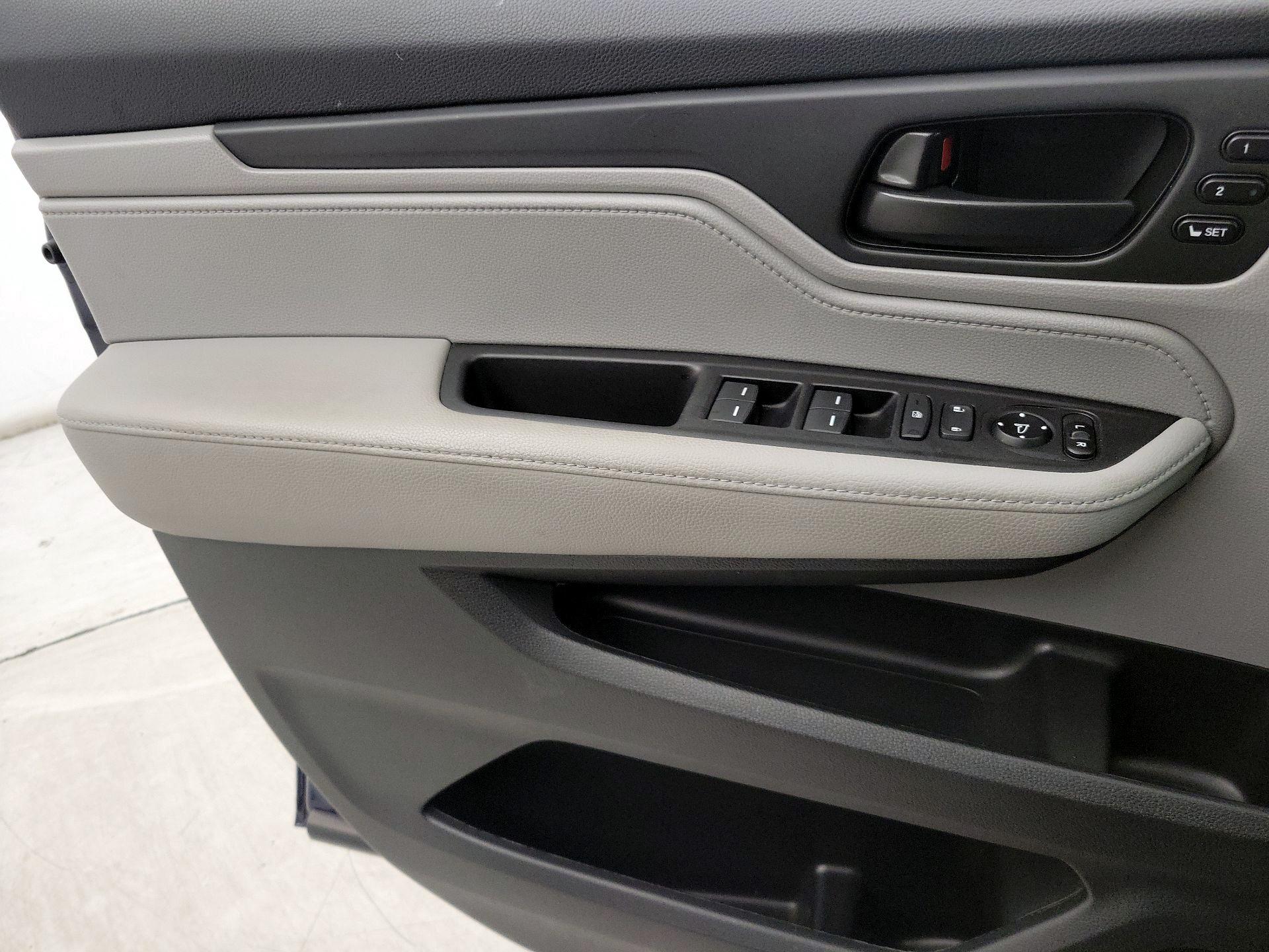 Thumbnail: 2021 Honda Odyssey - 12