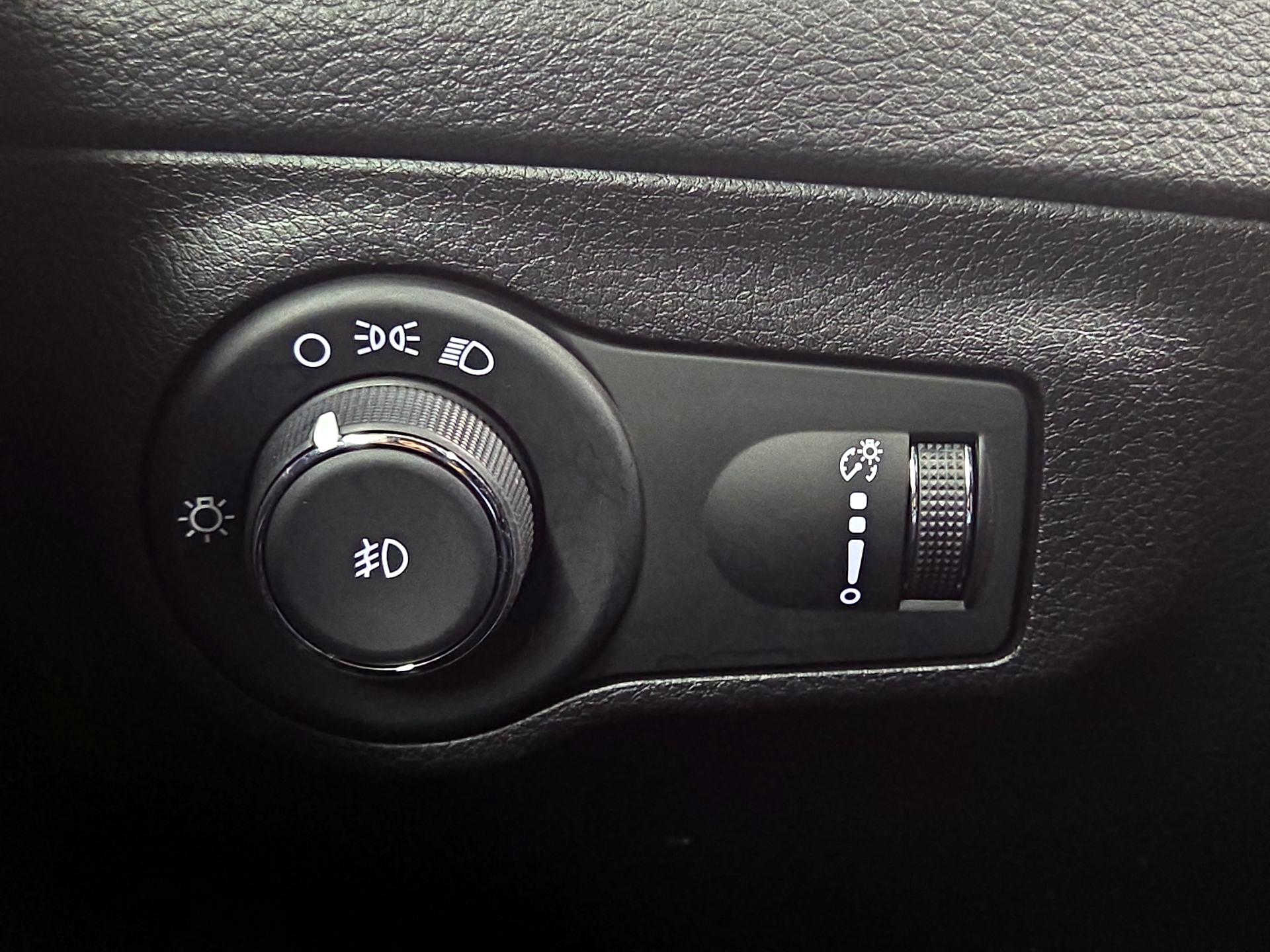 Thumbnail: 2020 Jeep Compass - 13