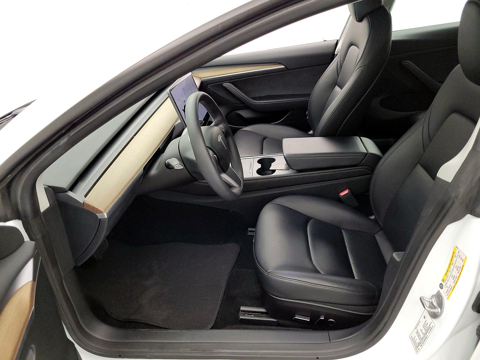 Thumbnail: 2023 Tesla Model 3 - 11