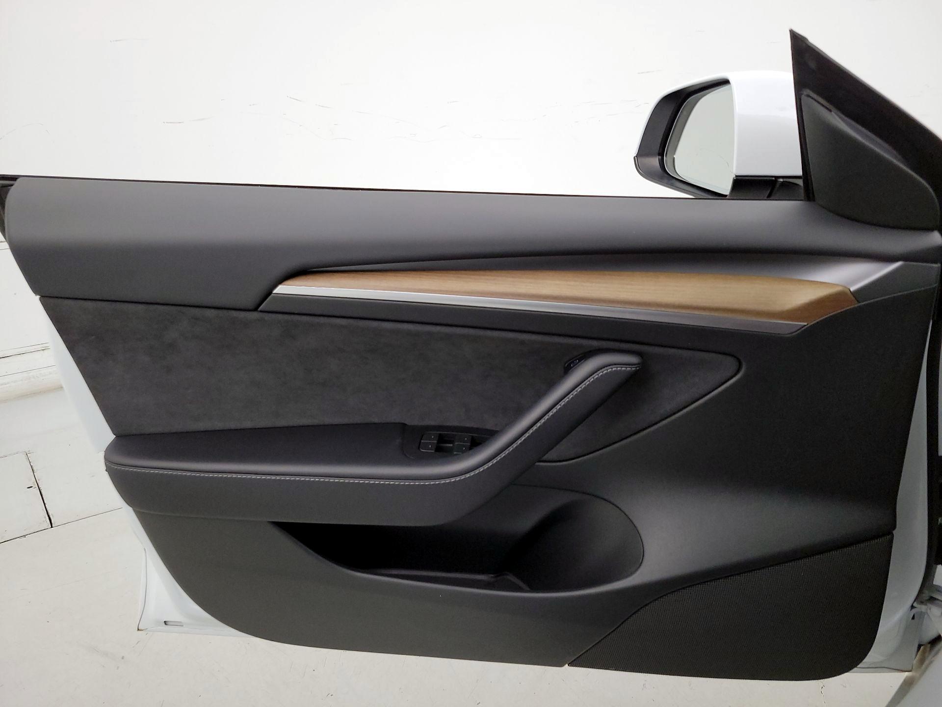 Thumbnail: 2023 Tesla Model 3 - 12