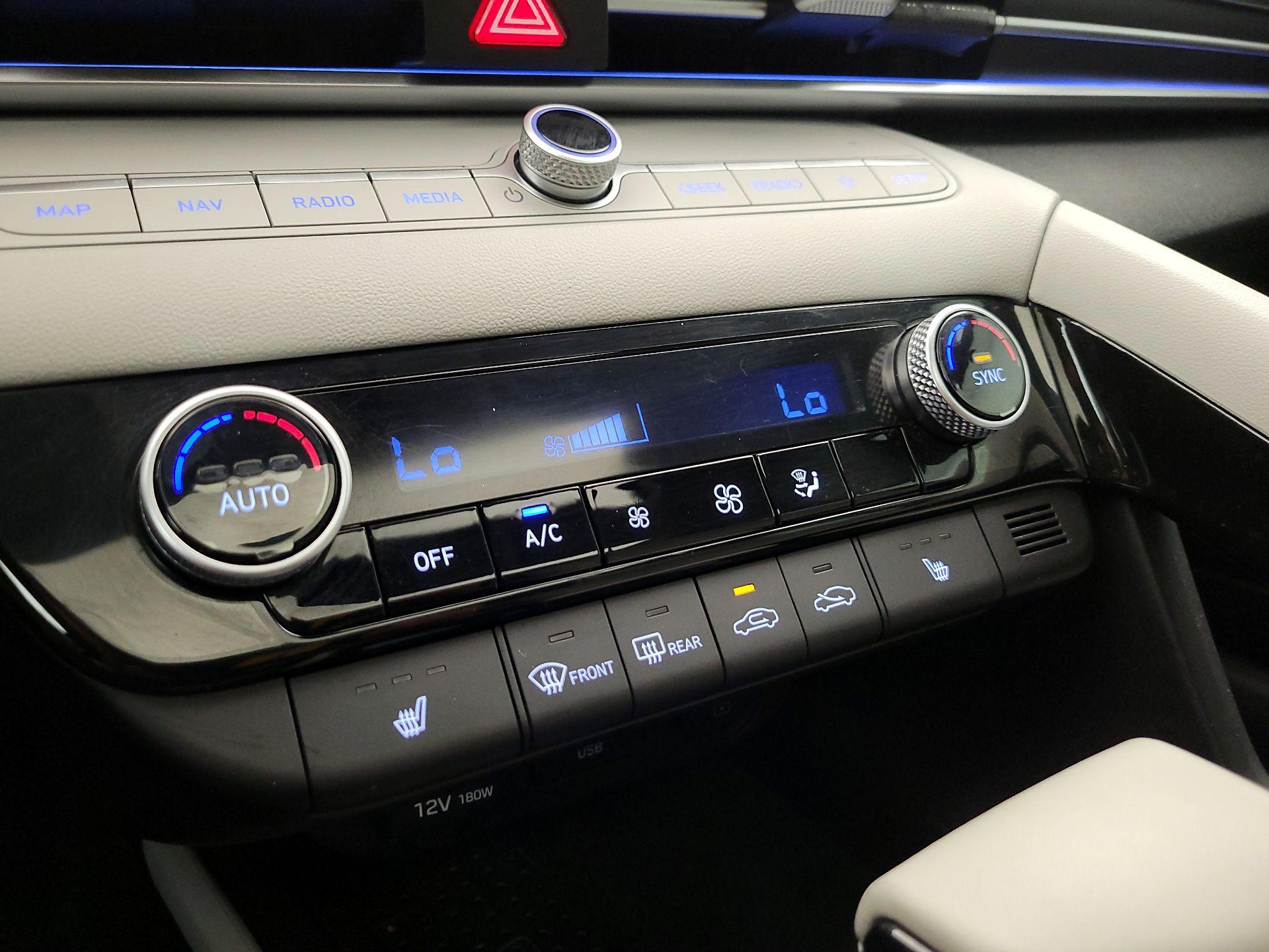Thumbnail: 2021 Hyundai Elantra - 17
