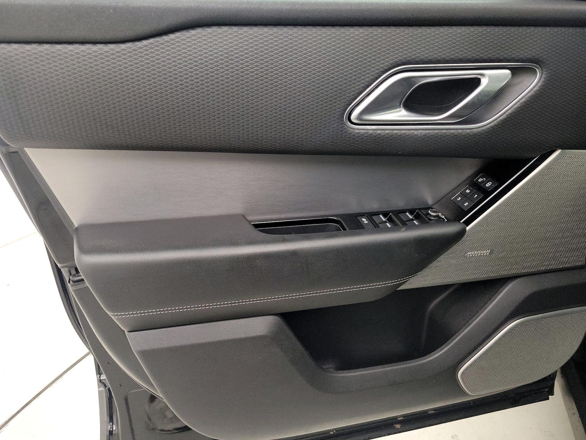 Thumbnail: 2018 Land Rover Range Rover Velar - 12