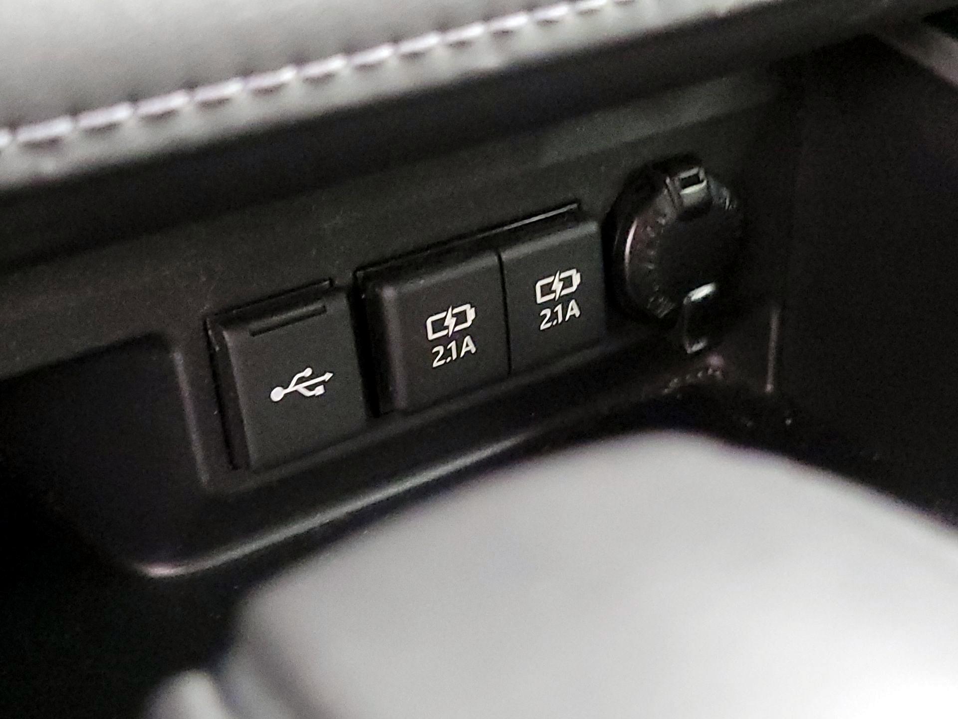 Thumbnail: 2020 Toyota Highlander - 18