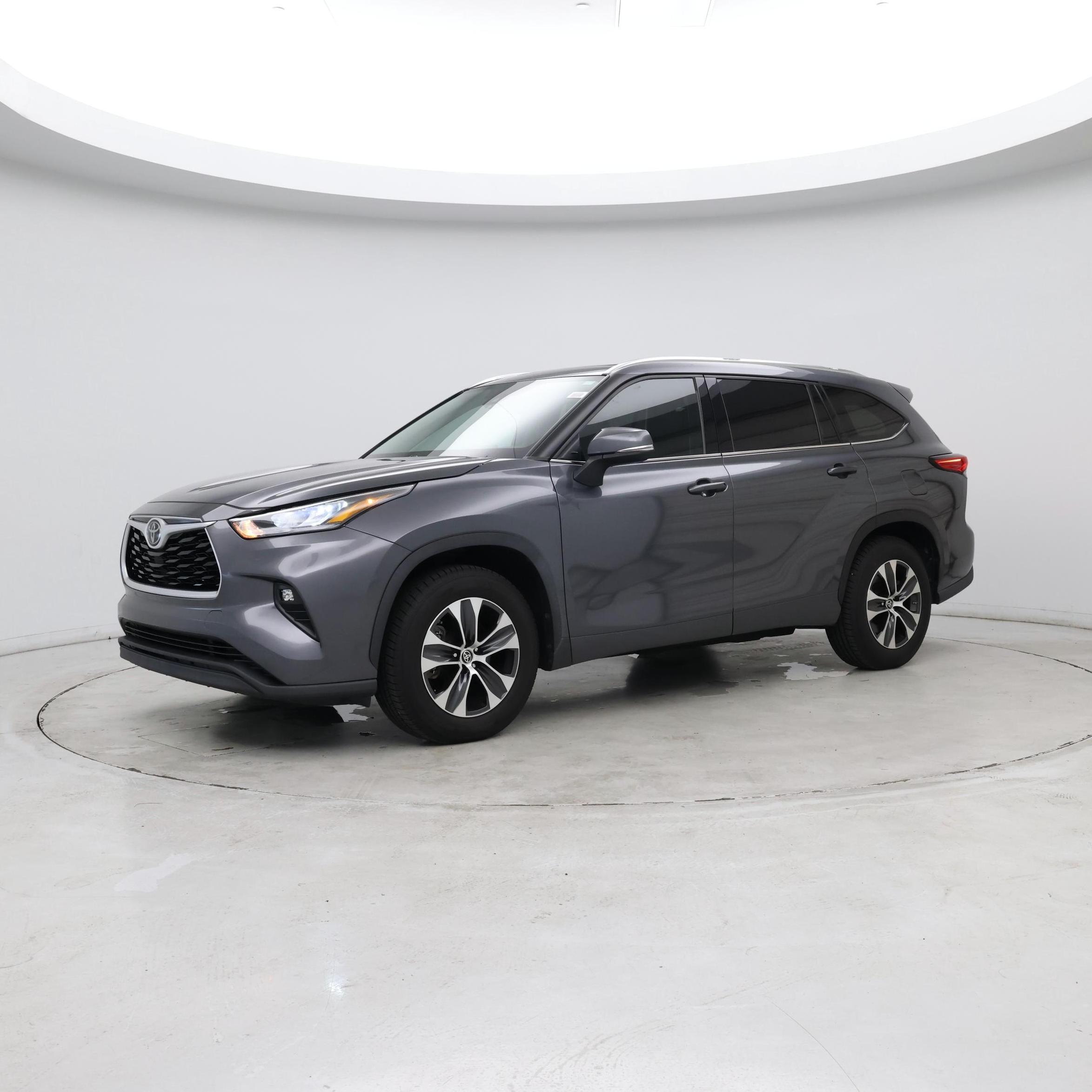 Thumbnail: 2020 Toyota Highlander - 3