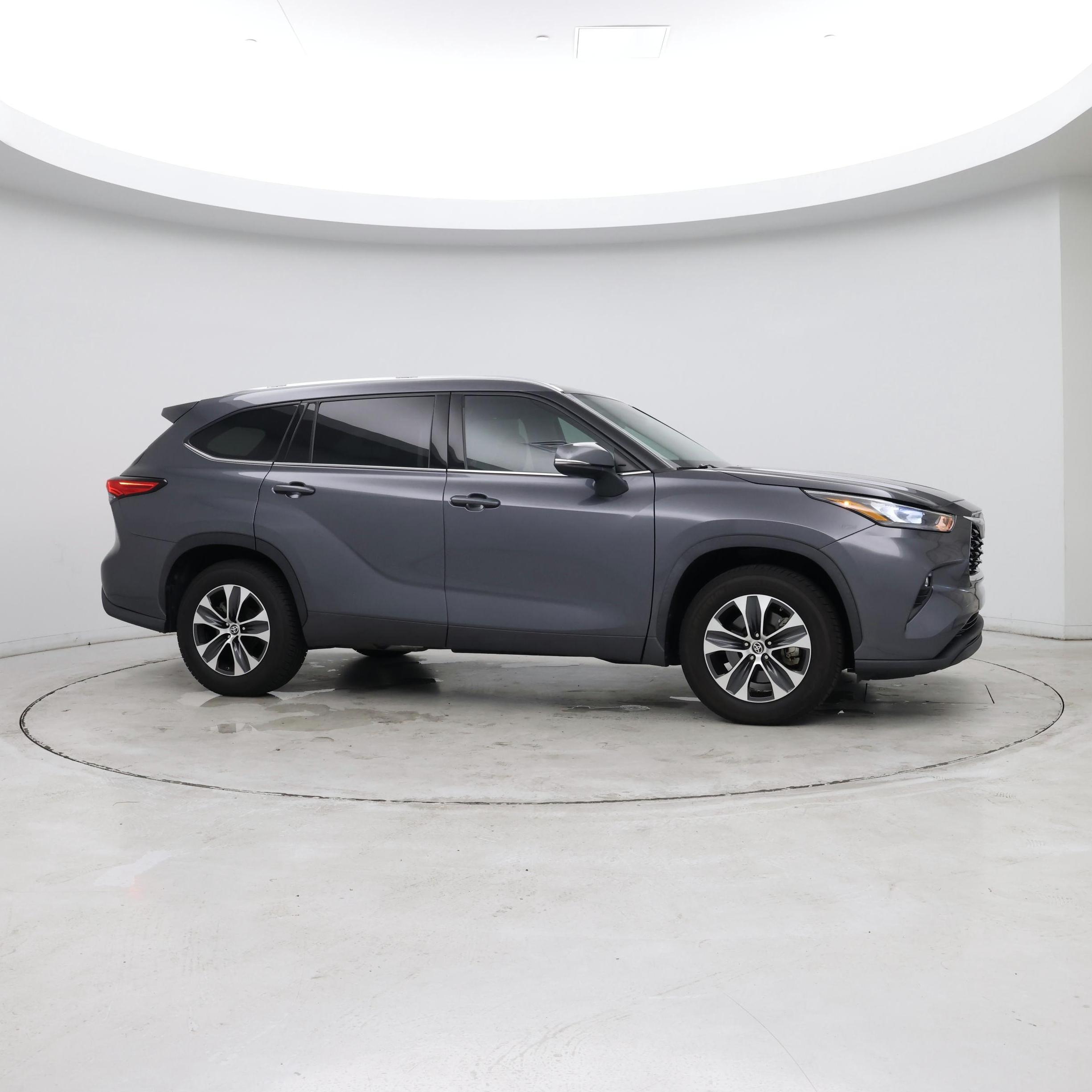 Thumbnail: 2020 Toyota Highlander - 7